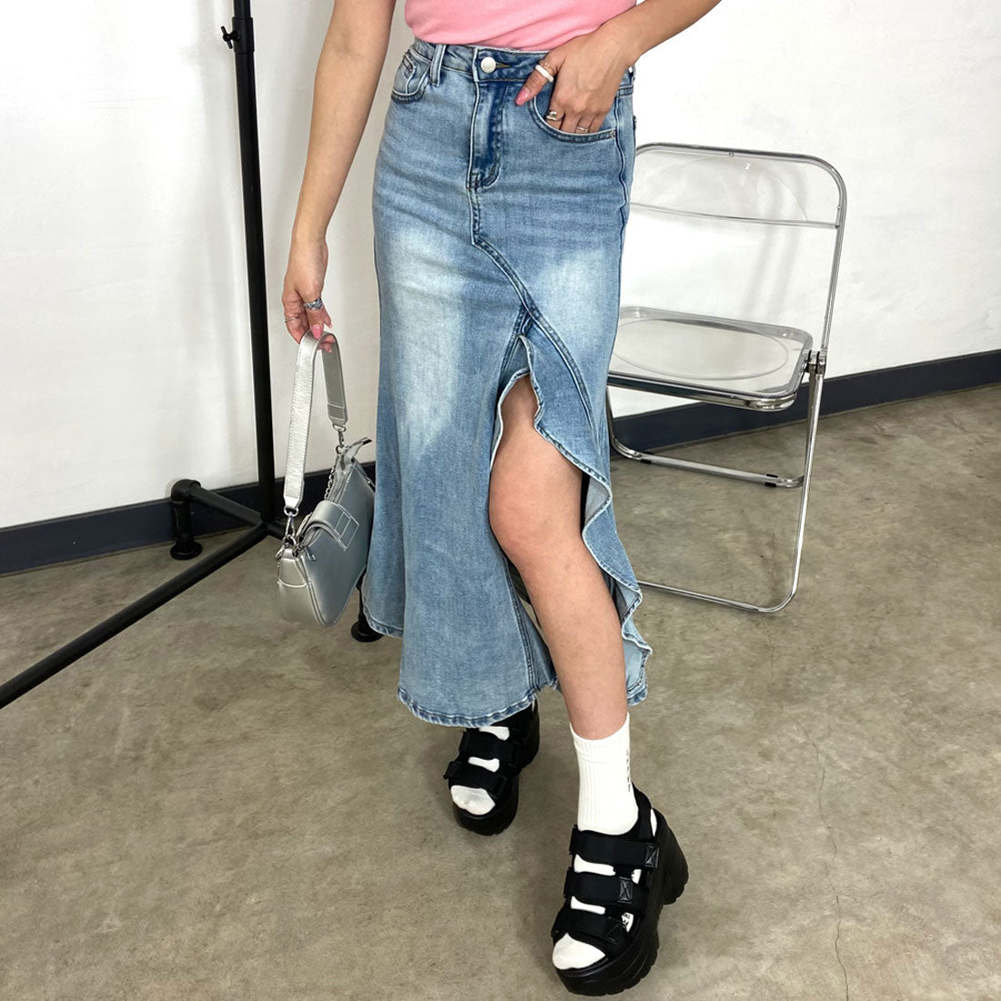 Non-hedge denim frill long skirt