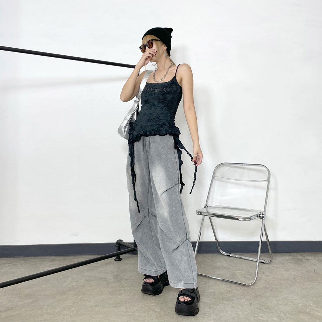 ノンヘッジ non-hedge ストーンロゴアシメトップス (チャコール) チャコール