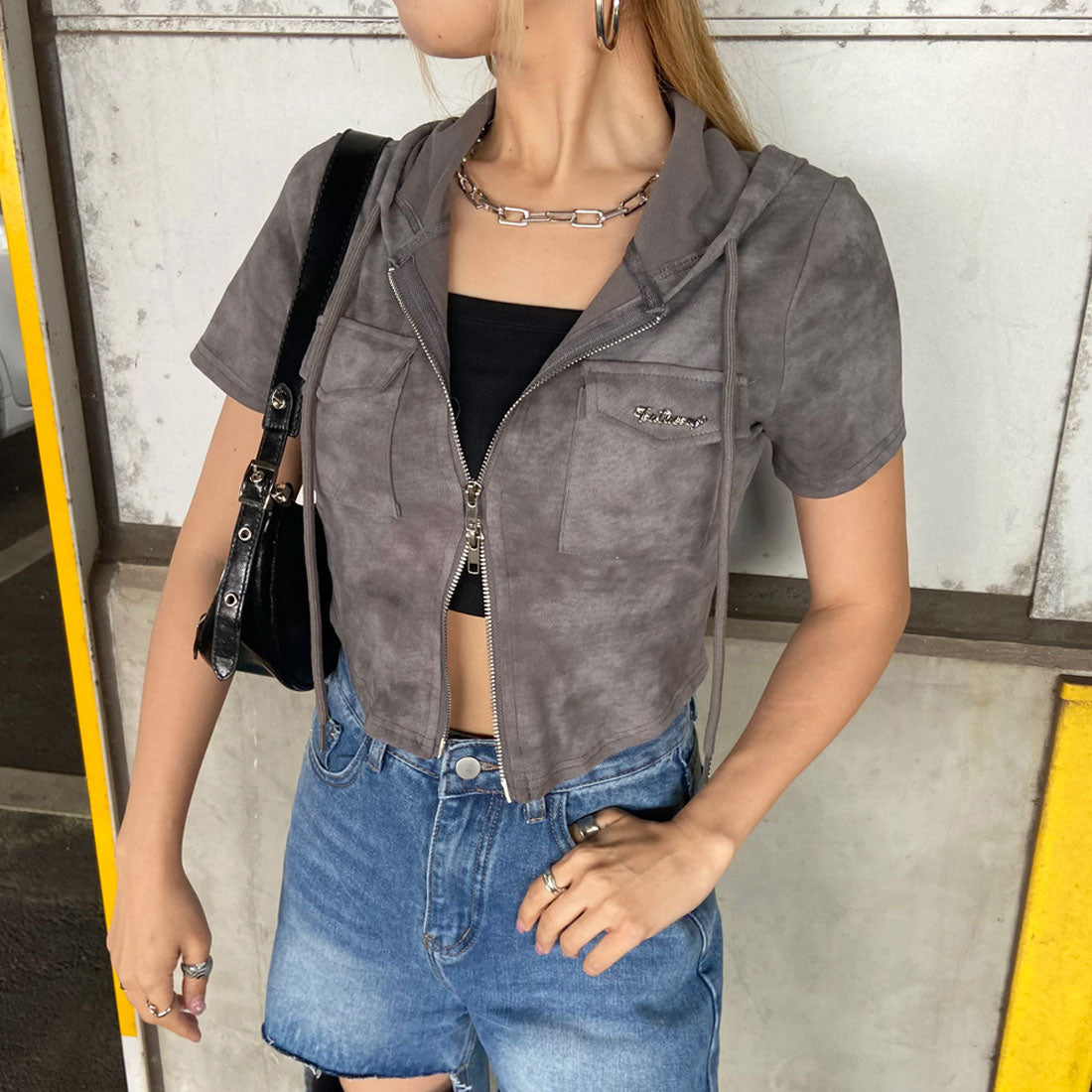 Non-hedge Mura ZIP top