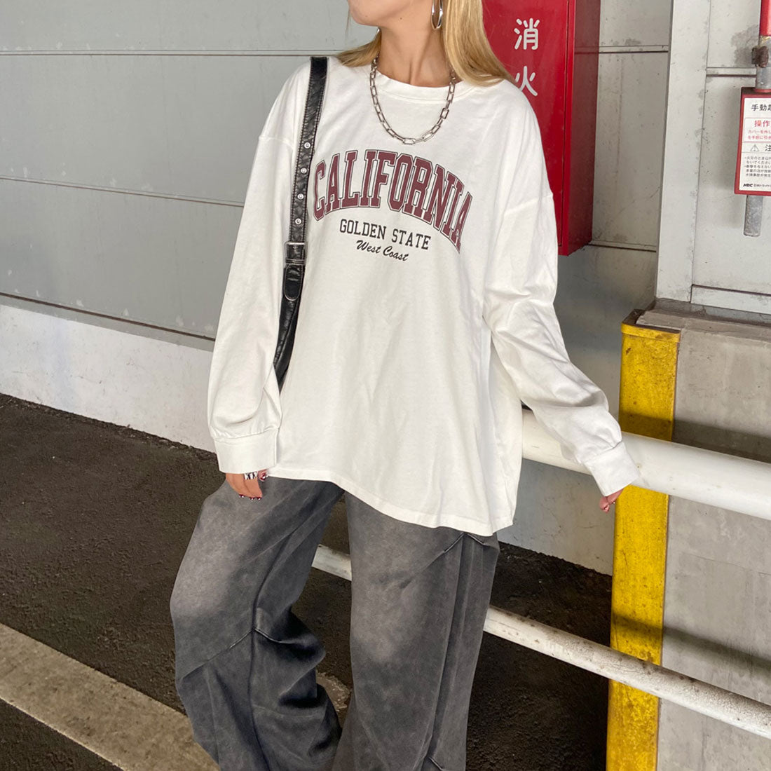 ノンヘッジ non-hedge ブリーチロゴビッグTシャツ (チャコール) チャコール