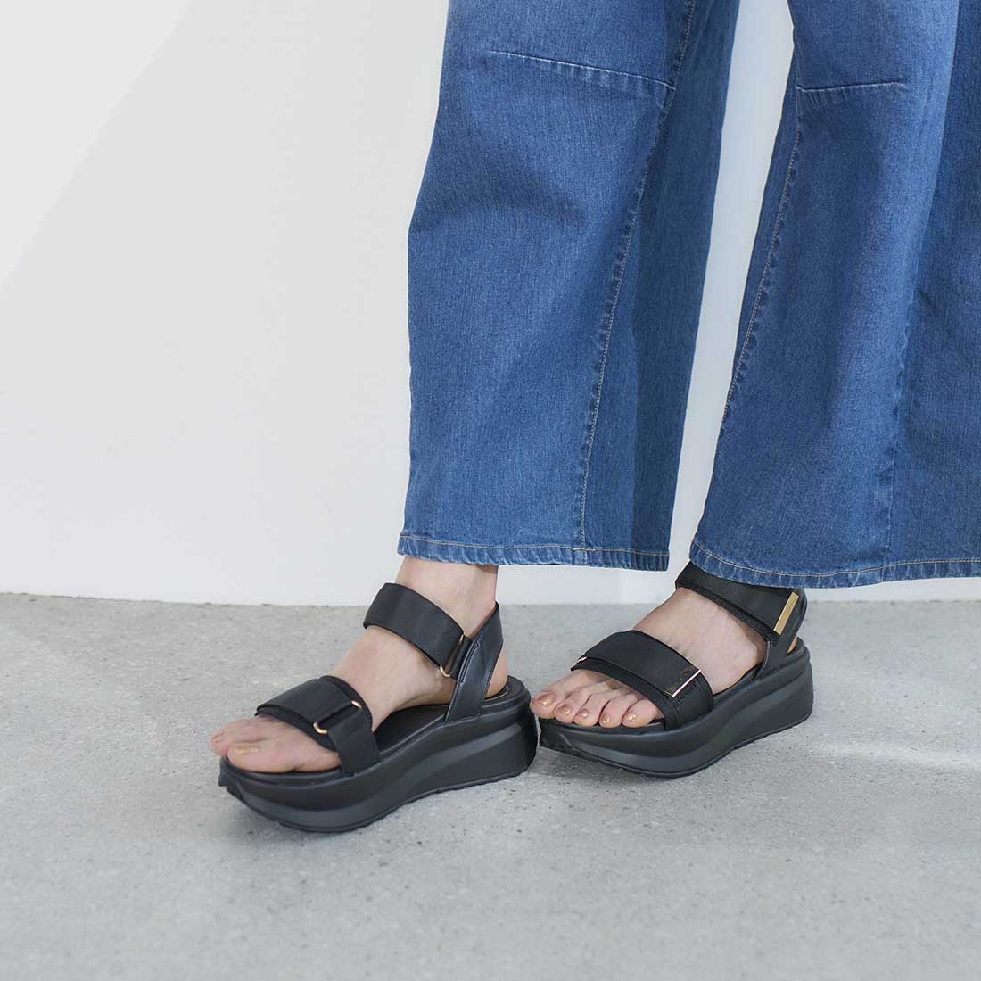 Noyau Thick-soled Satin Velcro Sports Sandals