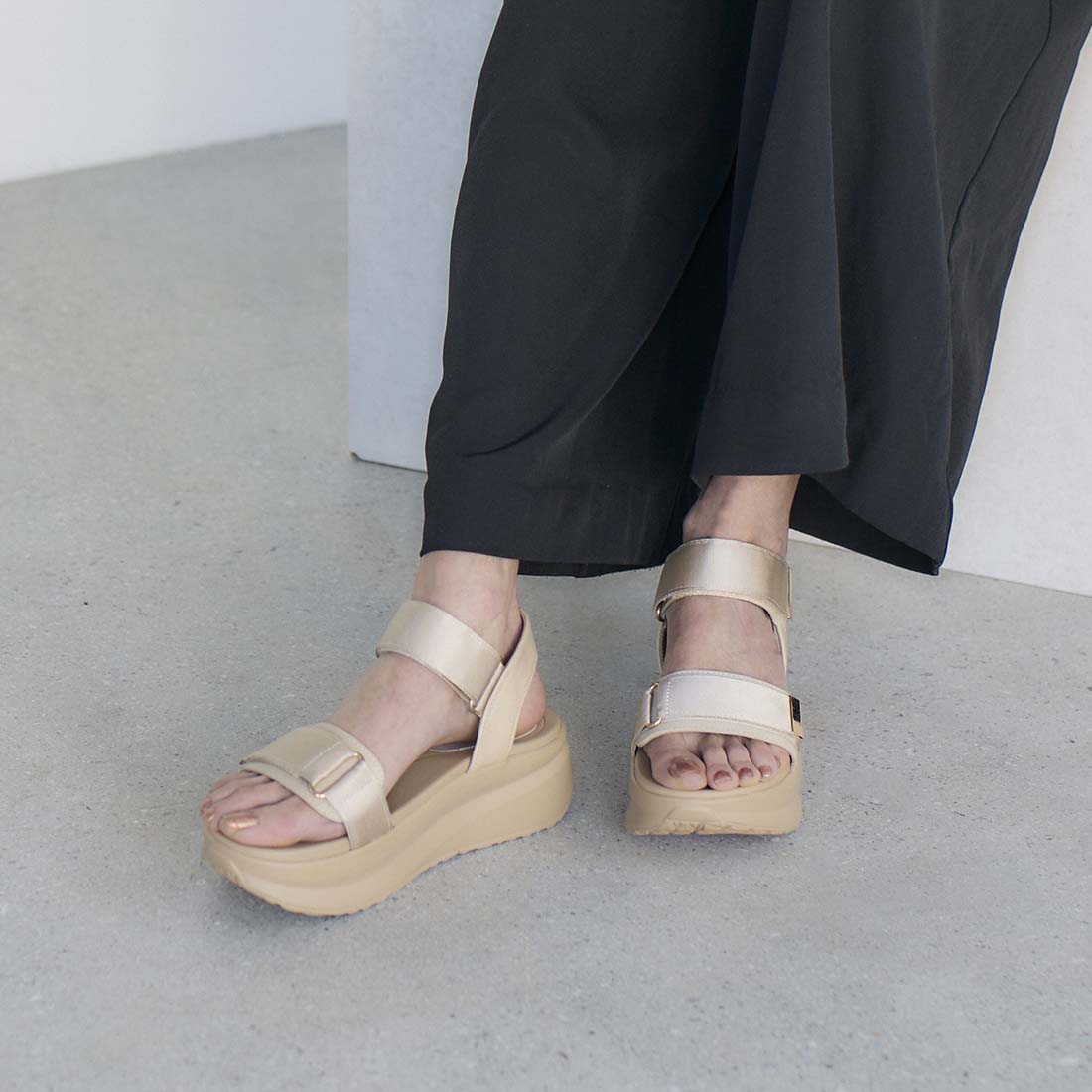 Noyau Thick-soled Satin Velcro Sports Sandals