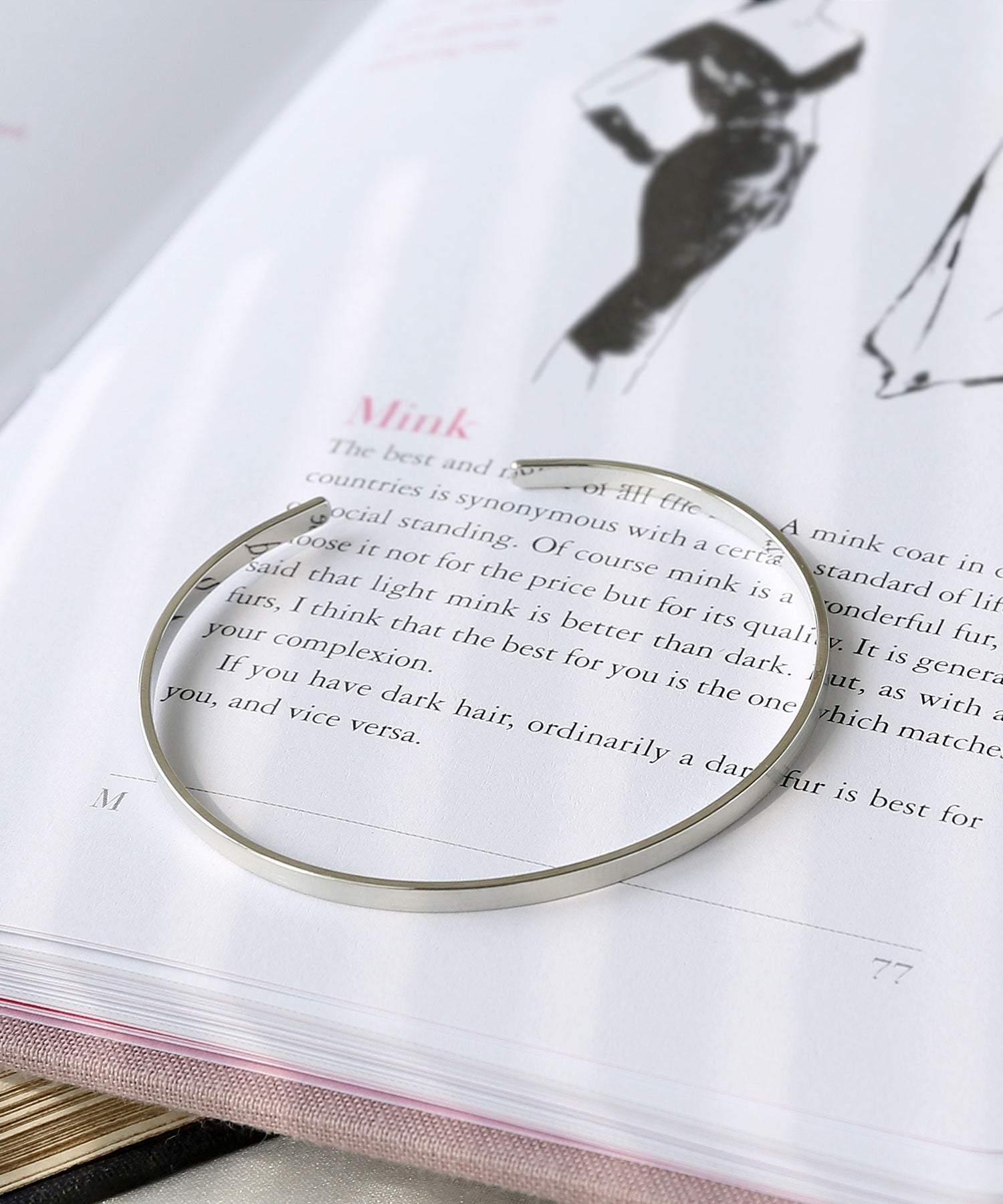 "Colleca la Basic Slim Bangle"