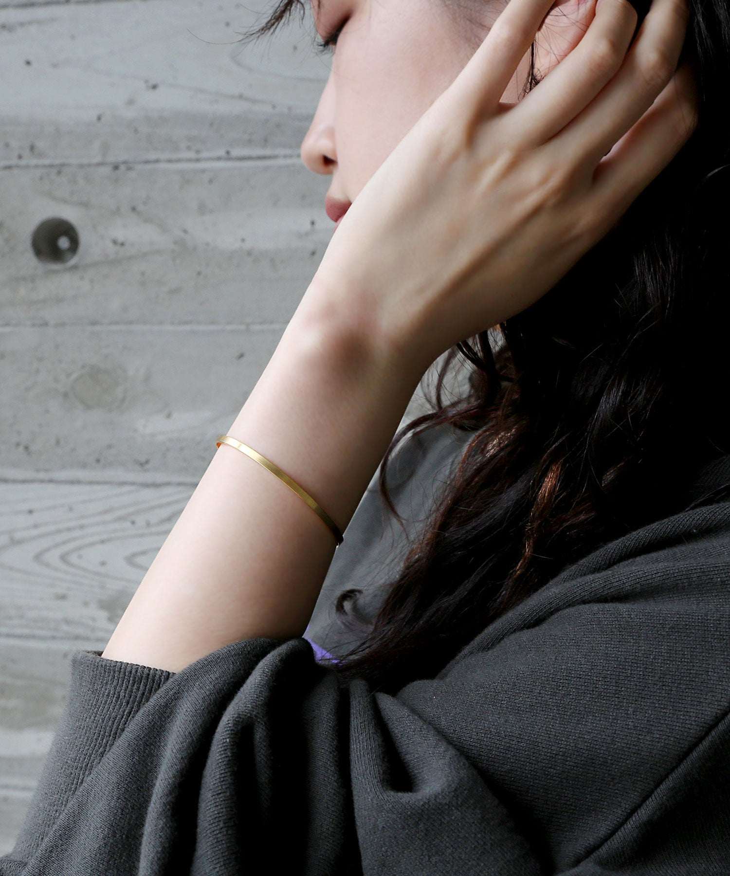 "Colleca la Basic Slim Bangle"