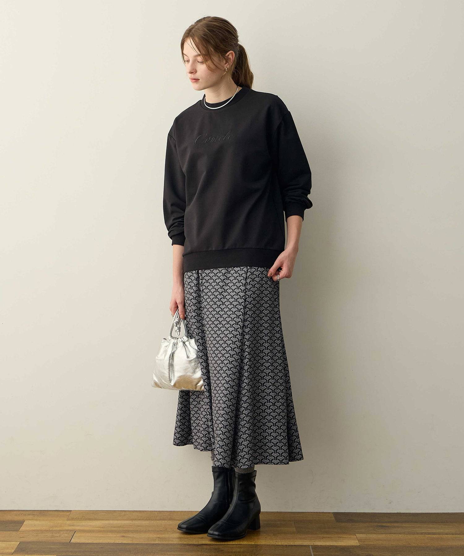 ルスークホリデー LE SOUK HOLIDAY 刺しゅうスウェット (ブラック) ブラック