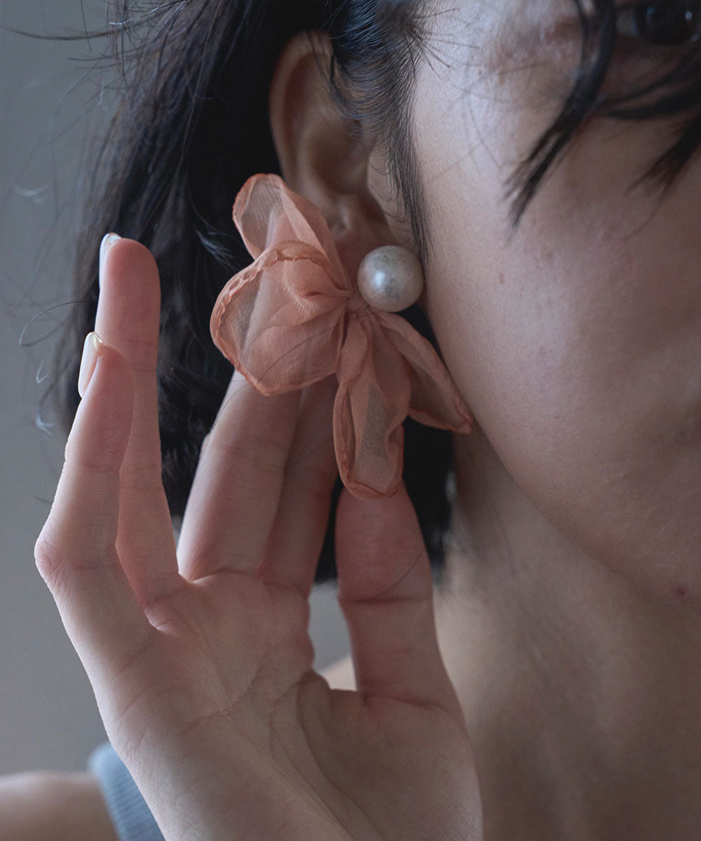 Marjour SHEER HALF FLOWER PIERCE