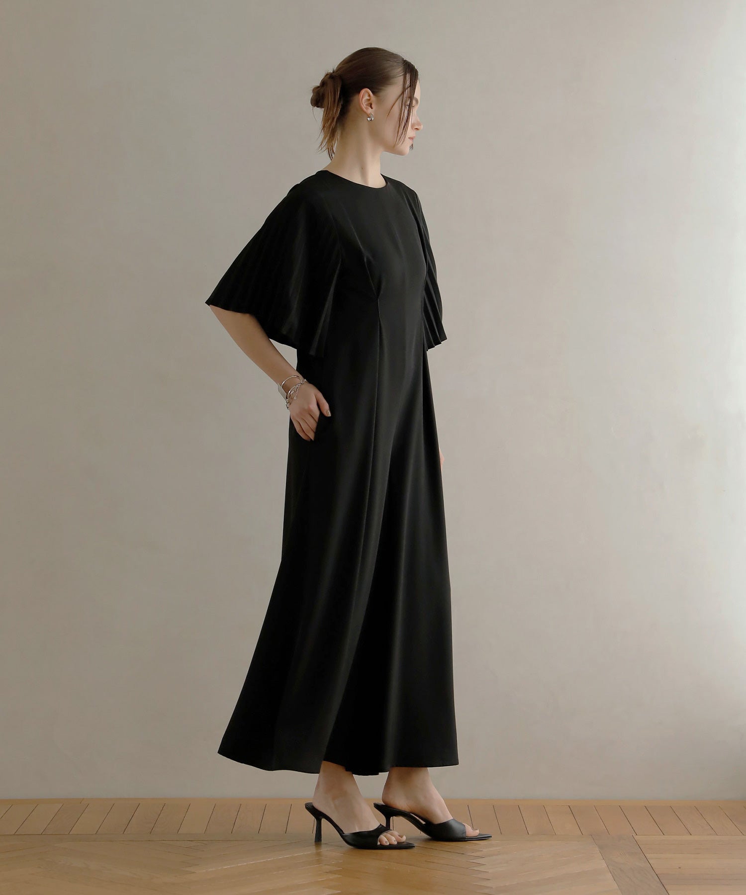 MIELI INVARIANT Pleat Sleeve Tuck Combination