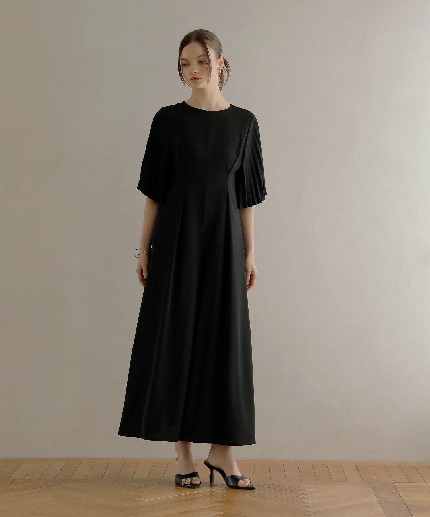 MIELI INVARIANT Pleat Sleeve Tuck Combination