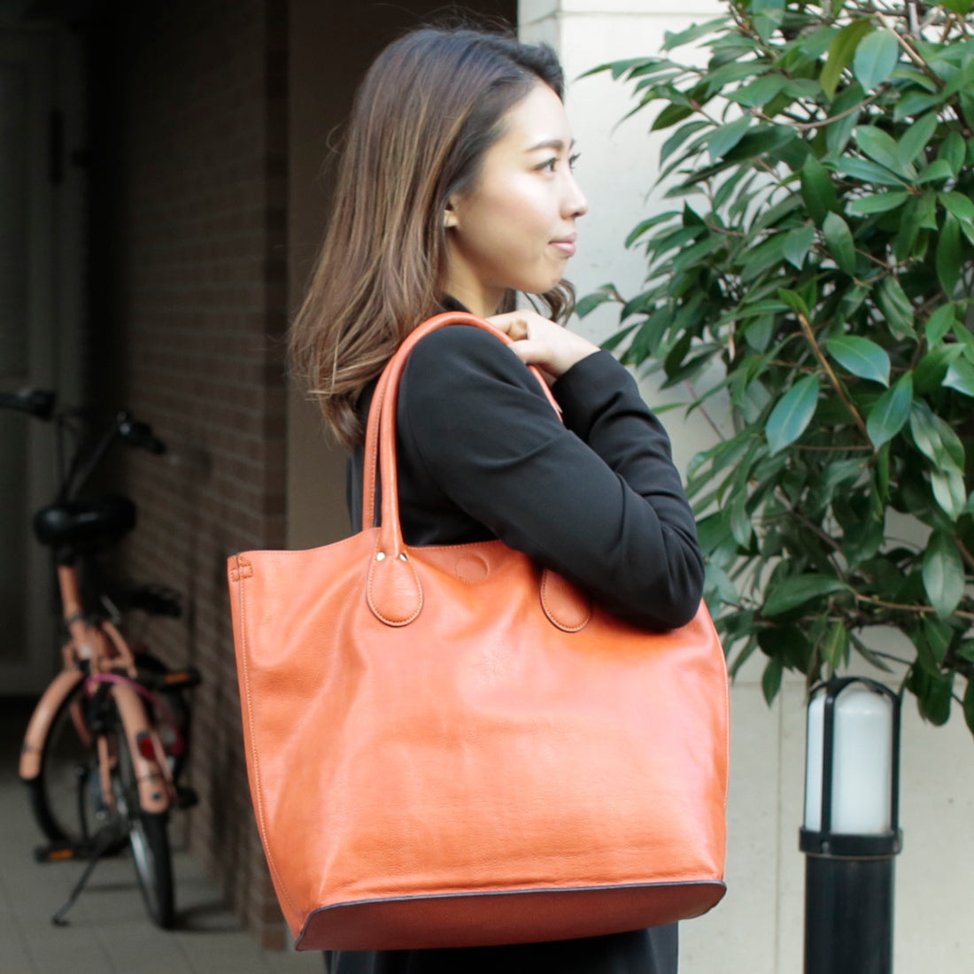 <ロングセラー>オティアス Otias シュリンクレザータイプ合皮トートバッグ/取り外し可能なバッグインバッグ付き(BK) BK