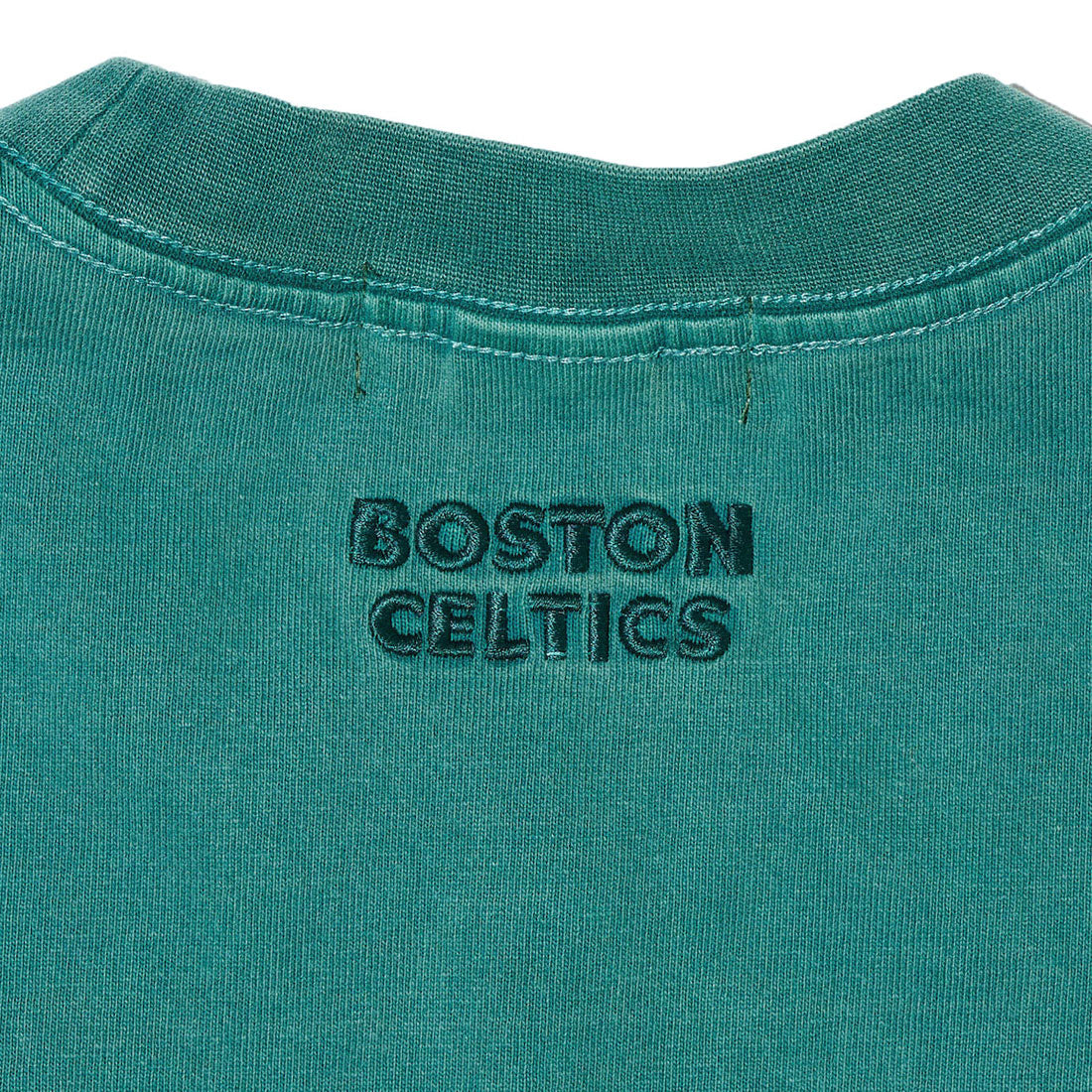 オフ ザ コート バイ エヌビーエー OFF THE COURT by NBA OFF THE COURT PIGMENT LOGO PRINT TEE(オフ ザ コート ピグメント ロゴ プリント ティー) (CELTICS) CELTICS