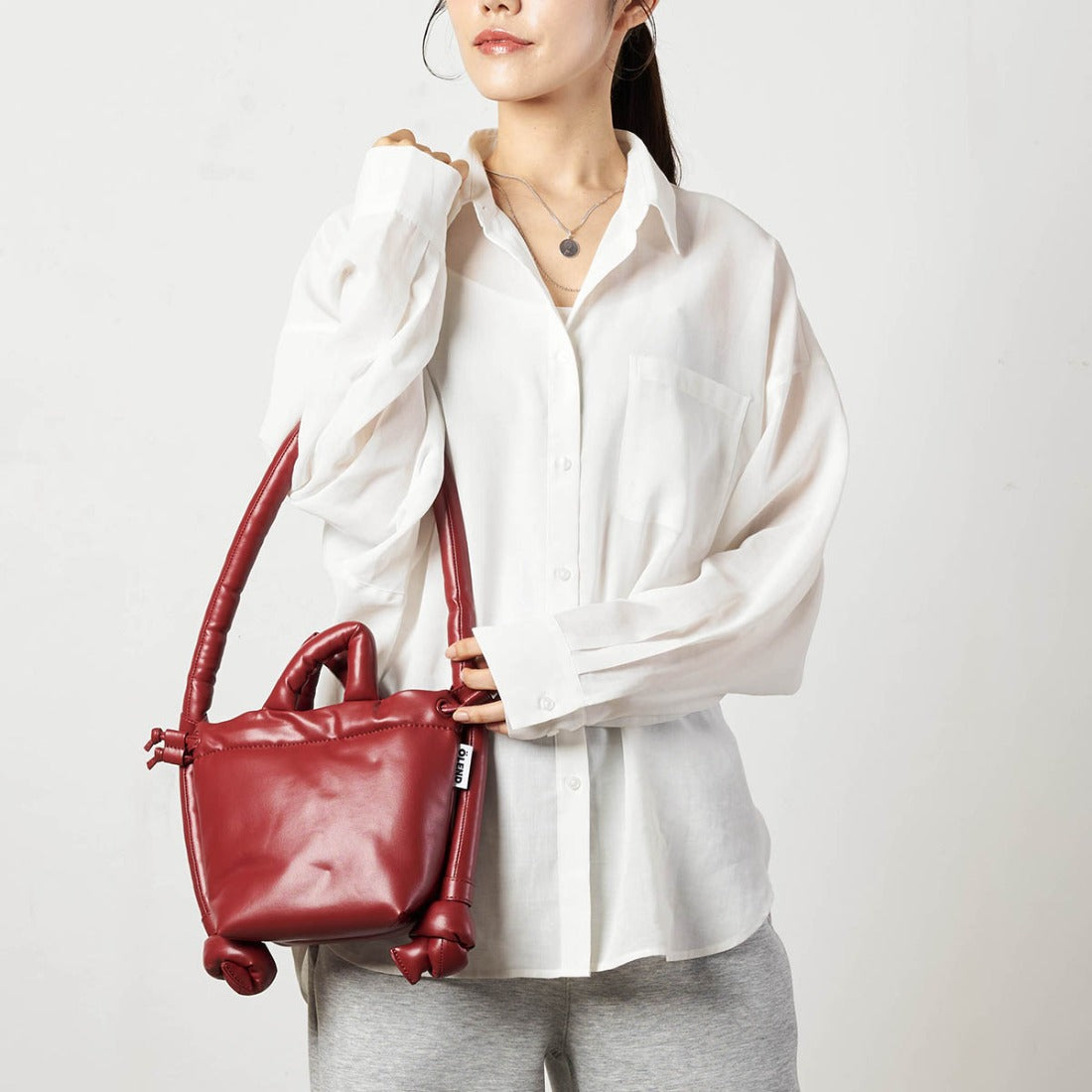 オレンド OLEND ショルダーバッグ マイクロオナ ヴィーガンレザー チェリーレッド 2WAY MICRO ONA VEGAN LEATHER CHERRY (チェリーレッド) チェリーレッド