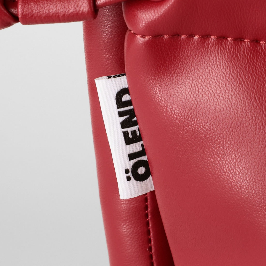 オレンド OLEND ショルダーバッグ マイクロオナ ヴィーガンレザー チェリーレッド 2WAY MICRO ONA VEGAN LEATHER CHERRY (チェリーレッド) チェリーレッド