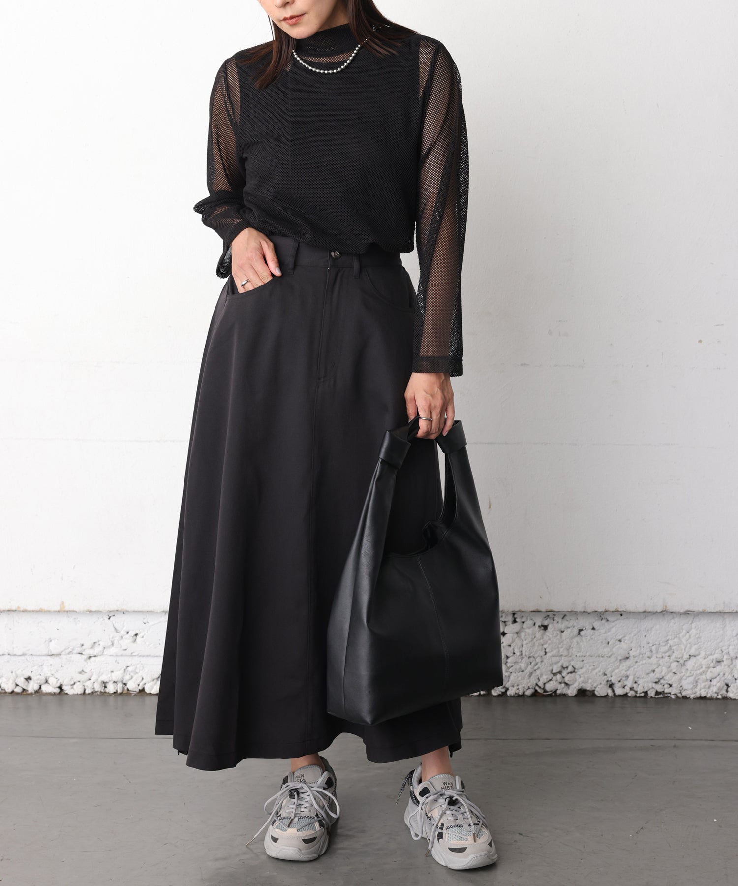 ワンズトゥルー ONE'S TRUE バックプリーツスカート (黒) 黒