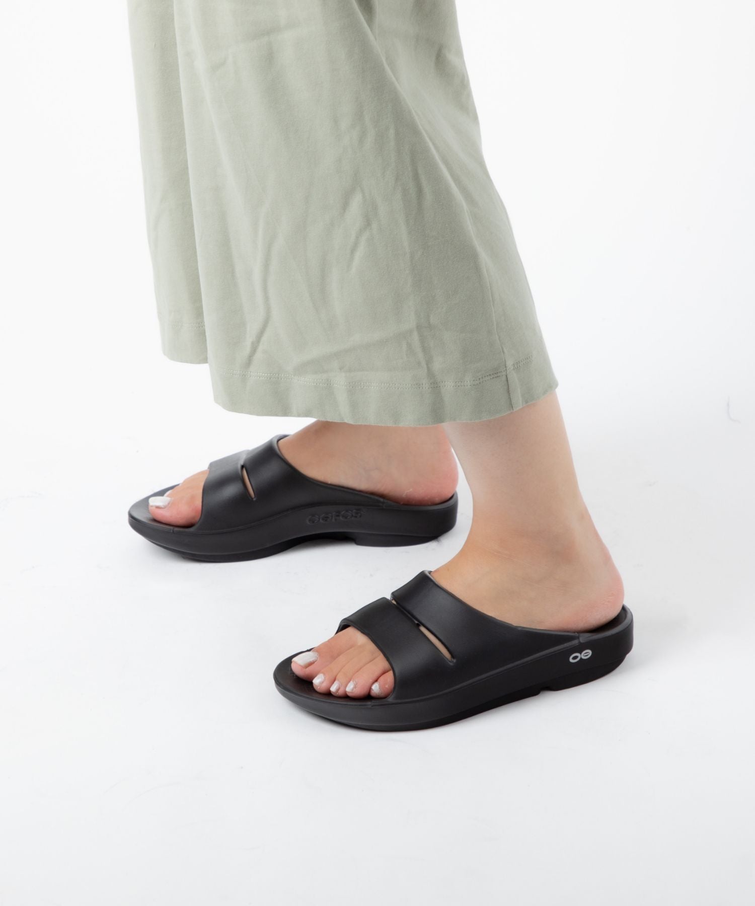 ウーフォス OOFOS THE AFTER RUN Ooahh サンダル ウーアー リカバリーサンダル メンズ レディース コンフォートサンダル スポーツサン (ウォータードロップ) ウォータードロップ