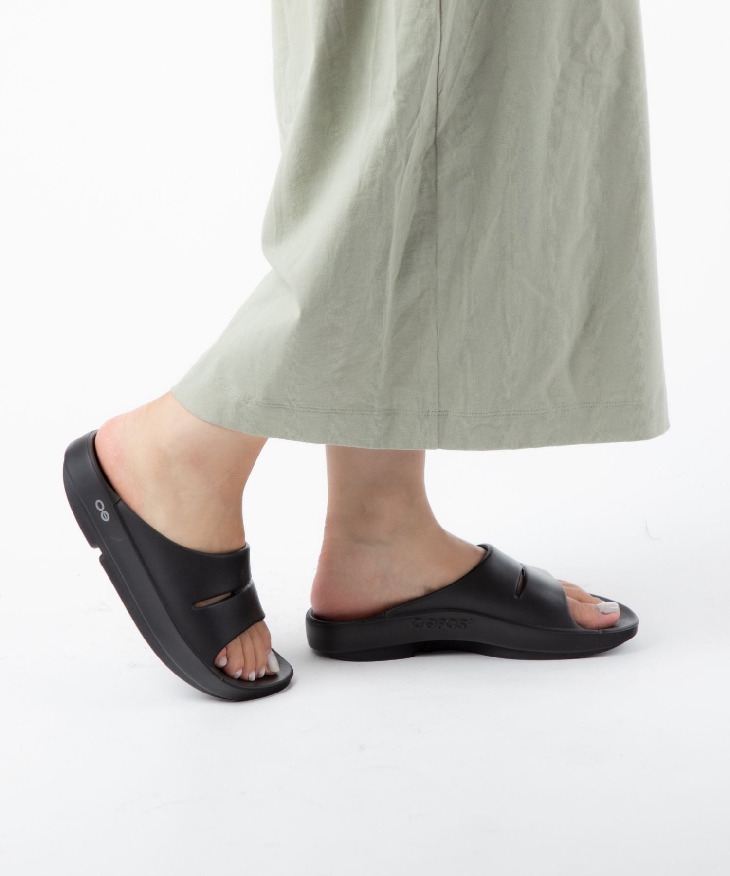 ウーフォス OOFOS THE AFTER RUN Ooahh サンダル ウーアー リカバリーサンダル メンズ レディース コンフォートサンダル スポーツサン (ウォータードロップ) ウォータードロップ