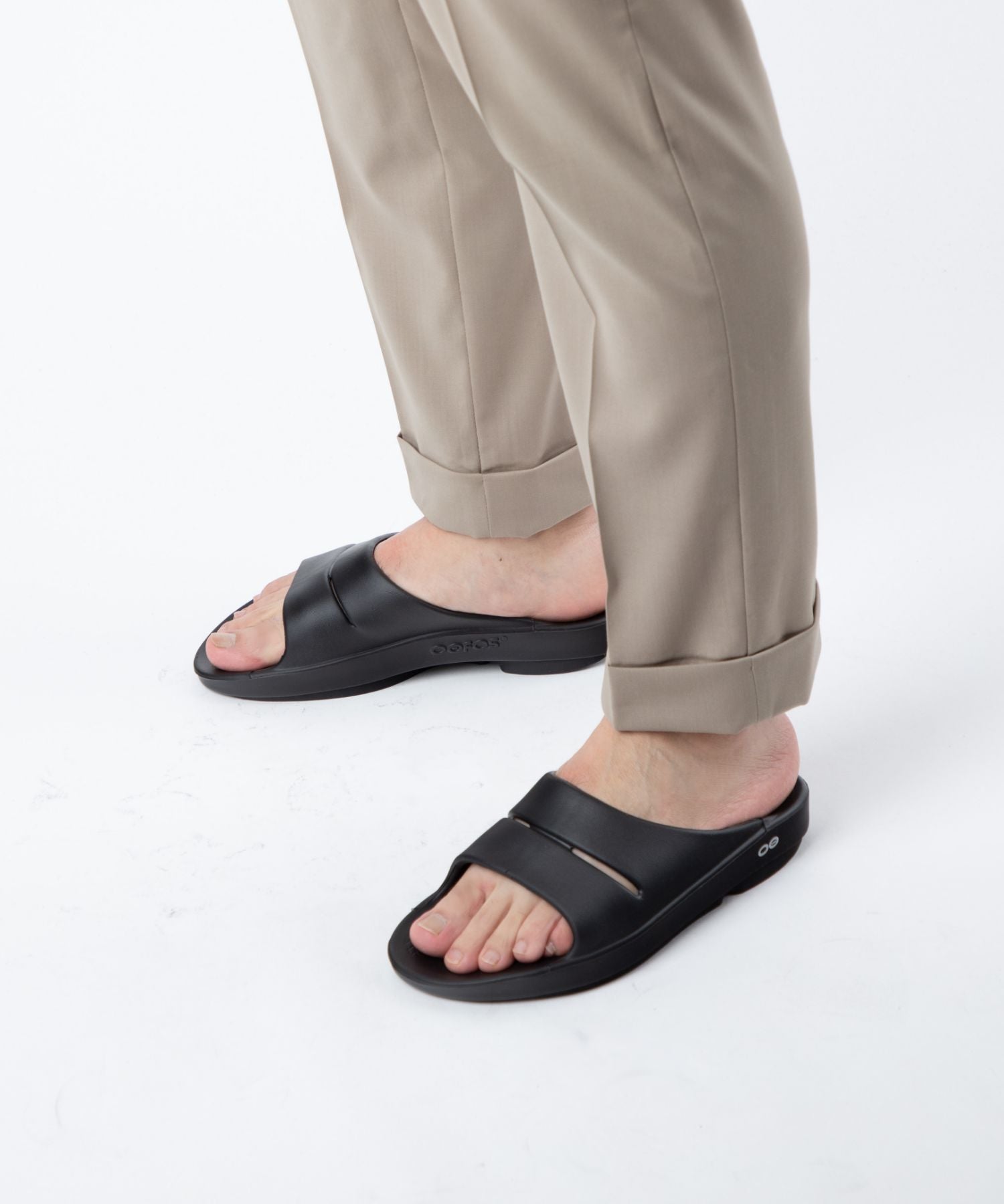 ウーフォス OOFOS THE AFTER RUN Ooahh サンダル ウーアー リカバリーサンダル メンズ レディース コンフォートサンダル スポーツサン (ウォータードロップ) ウォータードロップ