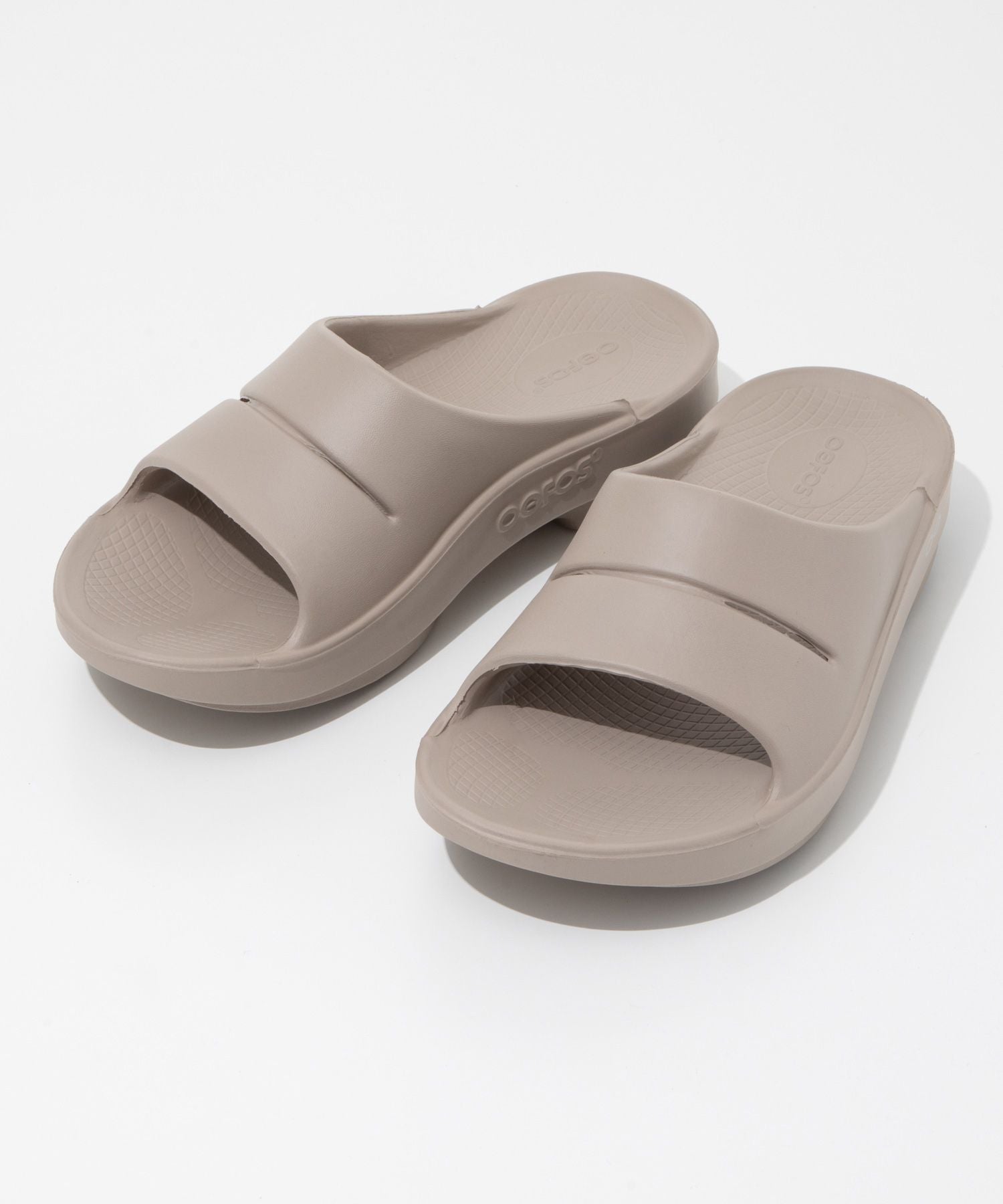 ウーフォス OOFOS THE AFTER RUN Ooahh サンダル ウーアー リカバリーサンダル メンズ レディース (ノマド(NOMAD)) ノマド(NOMAD)