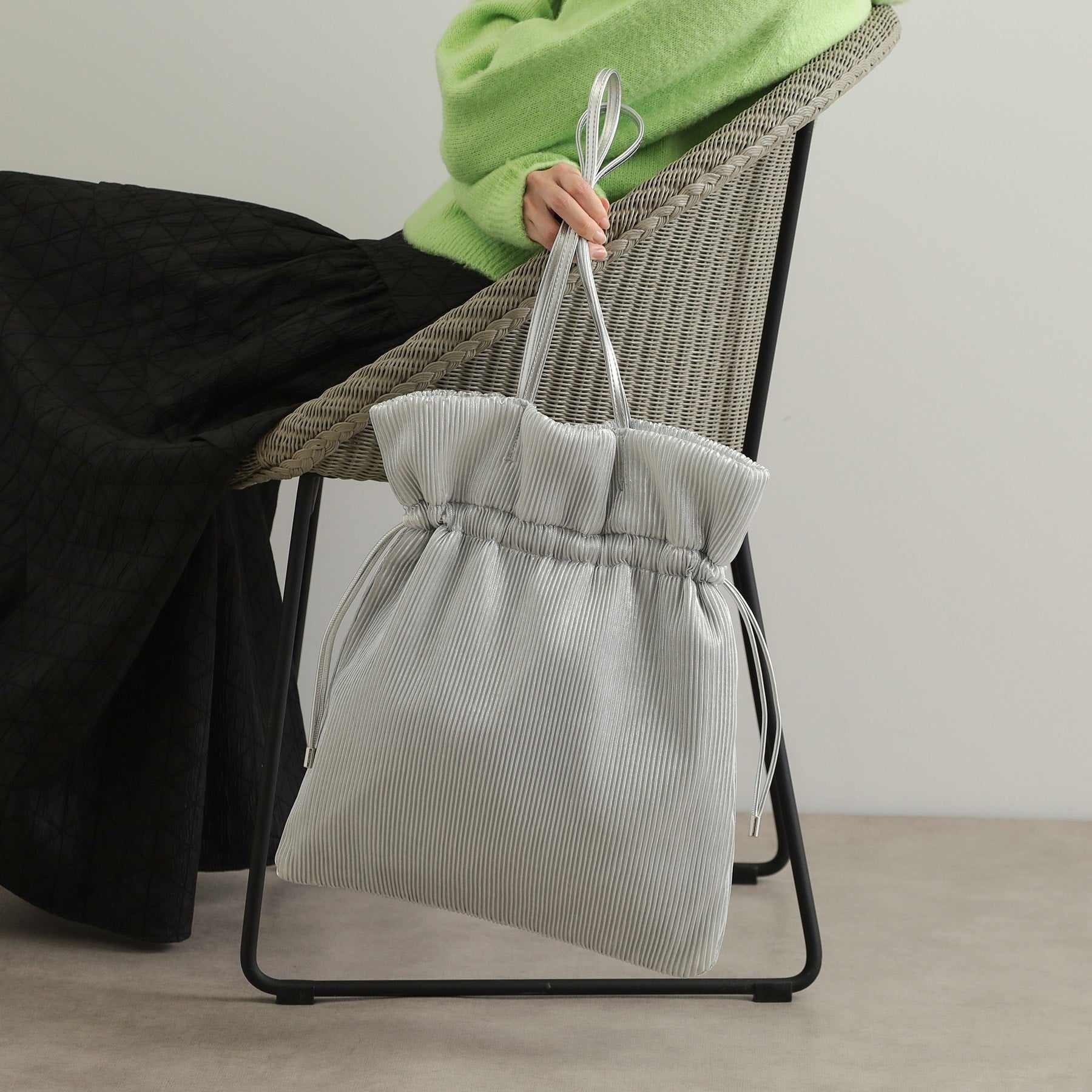 OPAQUE.CLIP OPAQUE.CLIP 【A4 Size Compatible】 Pleated Drawstring Shoulder Bag