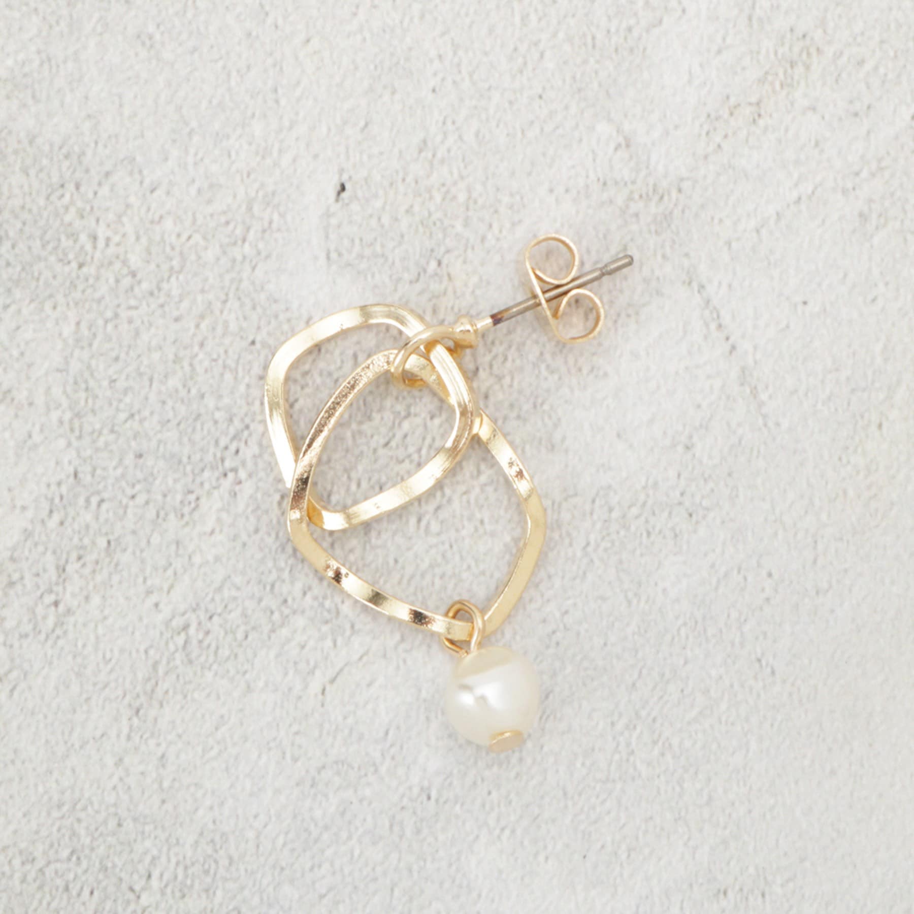 オペーク ドット クリップ OPAQUE.CLIP メタル×フェイクパールピアス (ゴールド(007)) ゴールド(007)