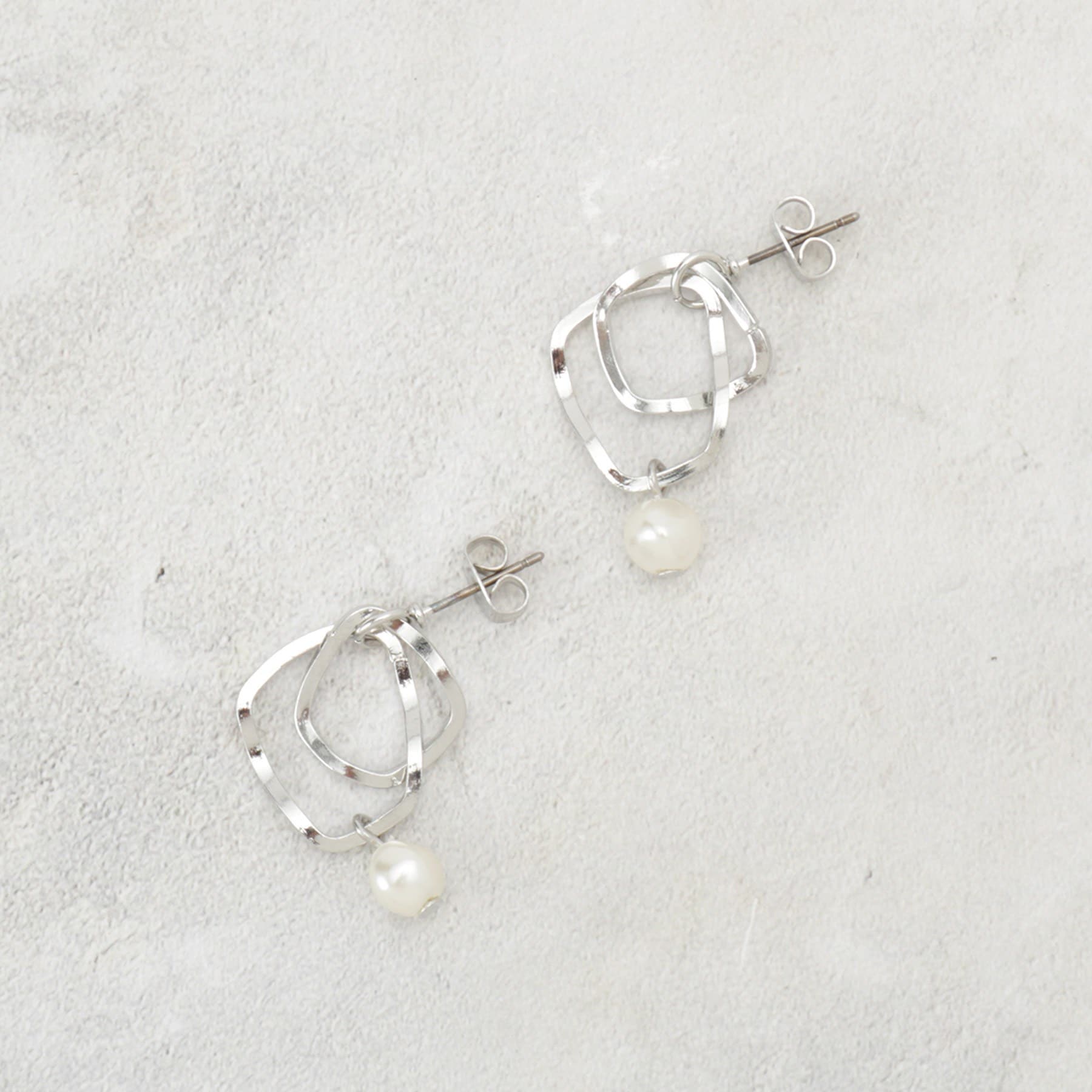 オペーク ドット クリップ OPAQUE.CLIP メタル×フェイクパールピアス (シルバー(006)) シルバー(006)