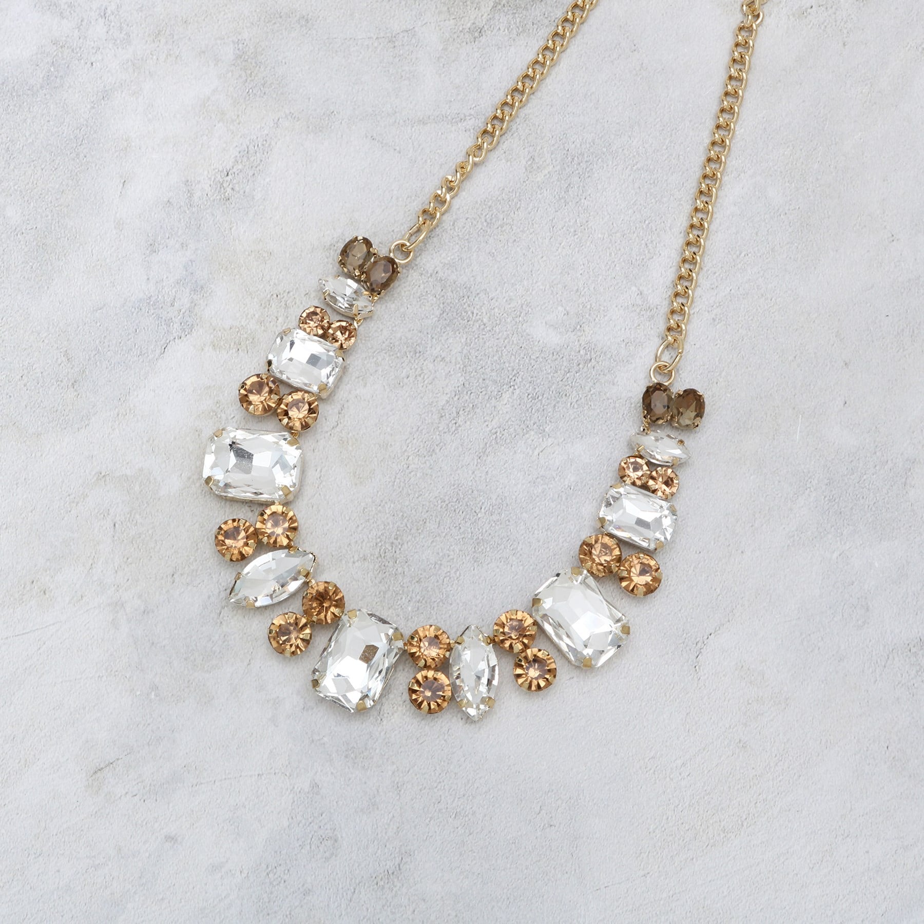 オペーク ドット クリップ OPAQUE.CLIP キラキラビジューショートネックレス (ゴールド(007)) ゴールド(007)