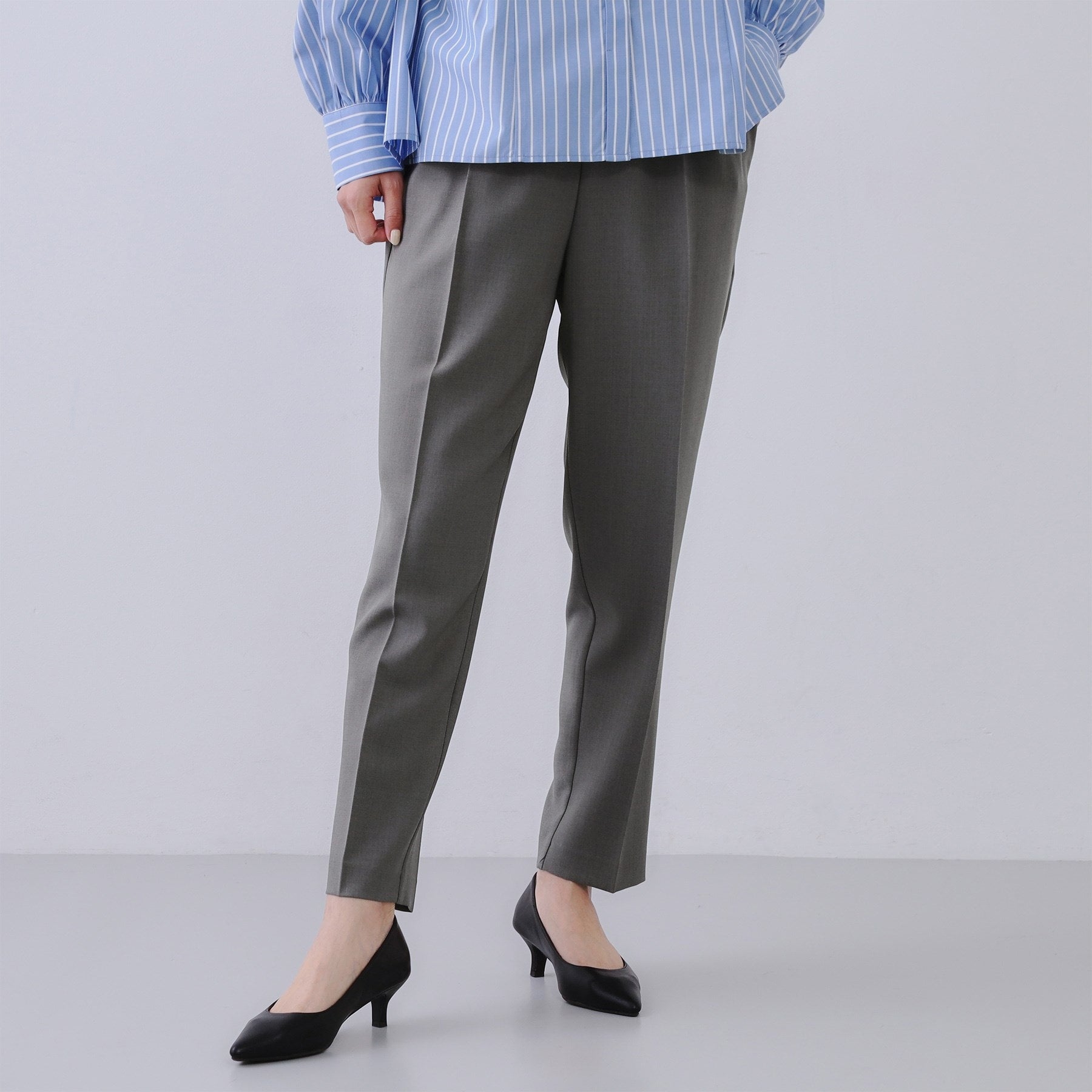 オペーク ドット クリップ OPAQUE.CLIP 美脚ストレッチイージーテーパードパンツ【洗濯機洗い可/防シワ】 (サックスブルー(090)) サックスブルー(090)