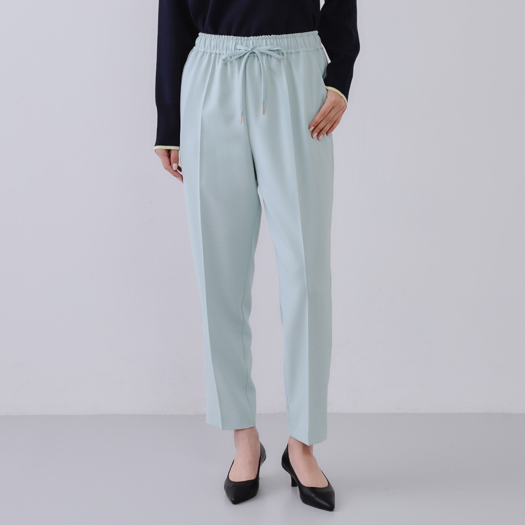 オペーク ドット クリップ OPAQUE.CLIP 美脚ストレッチイージーテーパードパンツ【洗濯機洗い可/防シワ】 (サックスブルー(090)) サックスブルー(090)