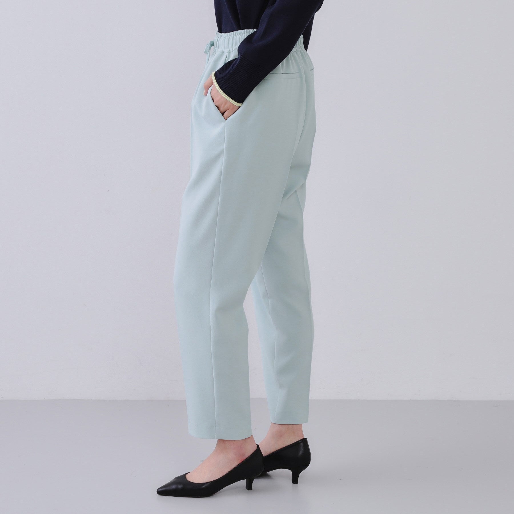 オペーク ドット クリップ OPAQUE.CLIP 美脚ストレッチイージーテーパードパンツ【洗濯機洗い可/防シワ】 (サックスブルー(090)) サックスブルー(090)