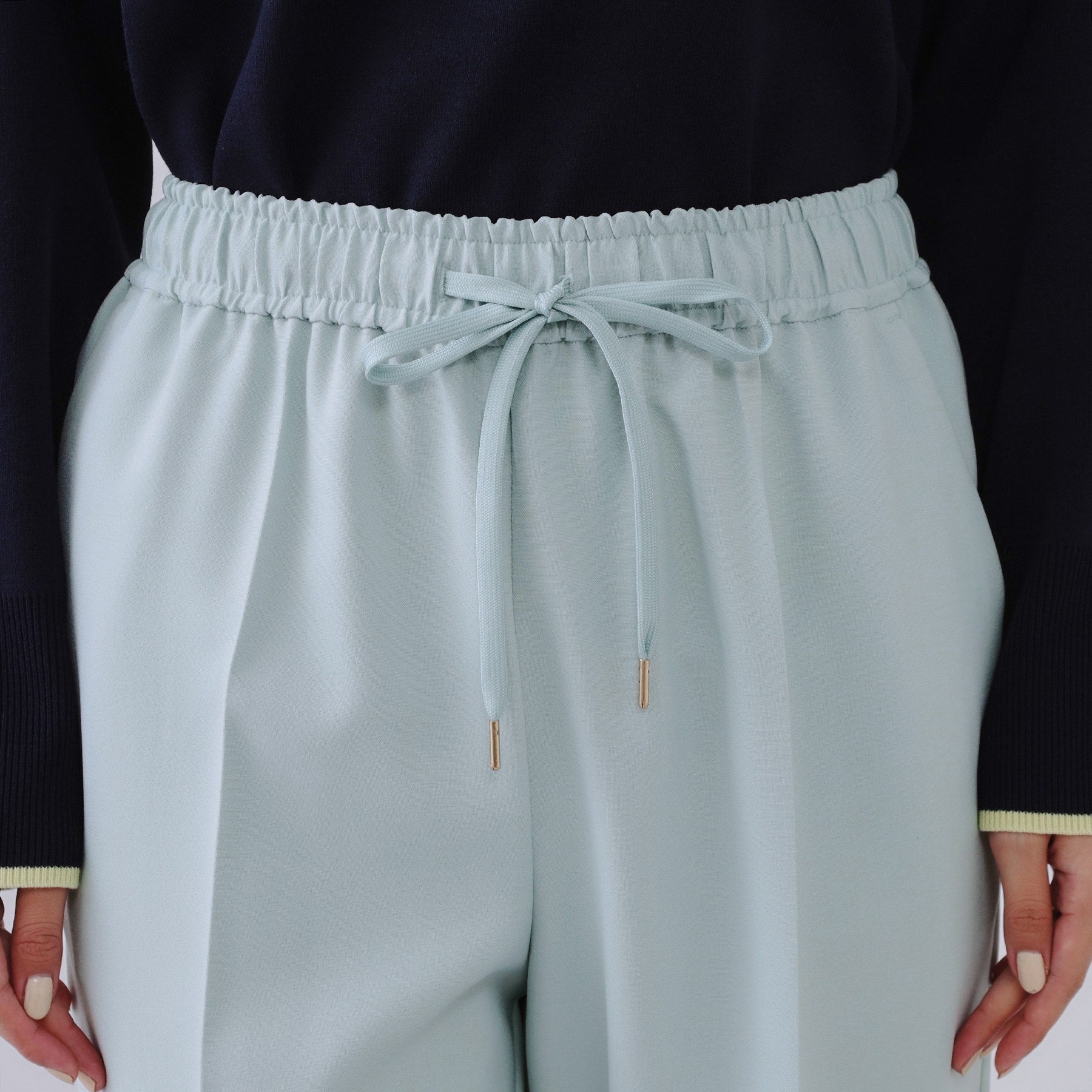 オペーク ドット クリップ OPAQUE.CLIP 美脚ストレッチイージーテーパードパンツ【洗濯機洗い可/防シワ】 (サックスブルー(090)) サックスブルー(090)