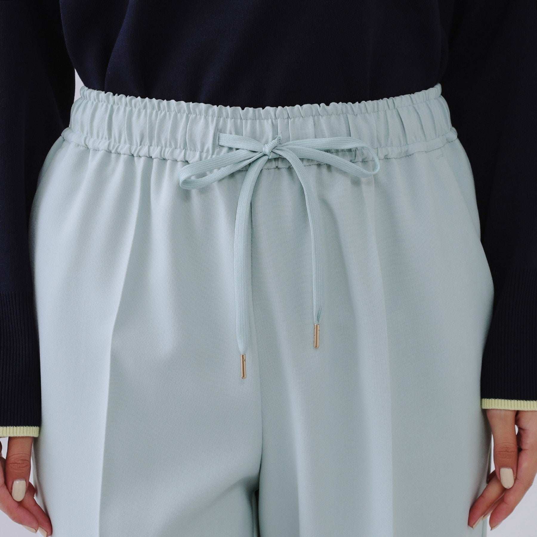 オペーク ドット クリップ OPAQUE.CLIP 美脚ストレッチイージーテーパードパンツ【洗濯機洗い可/防シワ】 (サックスブルー(090)) サックスブルー(090)