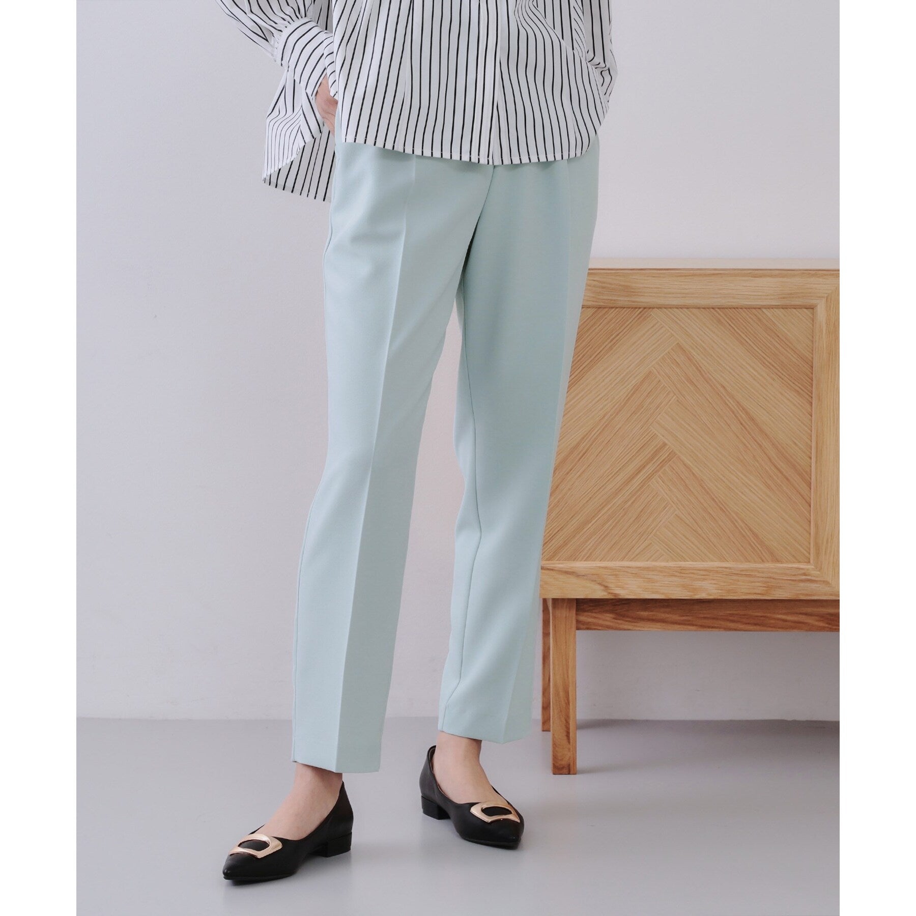 オペーク ドット クリップ OPAQUE.CLIP 美脚ストレッチイージーテーパードパンツ【洗濯機洗い可/防シワ】 (サックスブルー(090)) サックスブルー(090)