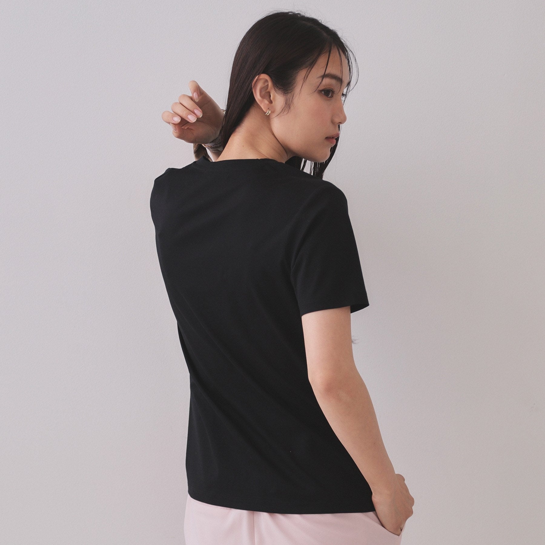 オペーク ドット クリップ OPAQUE.CLIP 《5color》VネックベーシックTシャツ【接触冷感/洗濯機洗い可】 (ブラック(019)) ブラック(019)