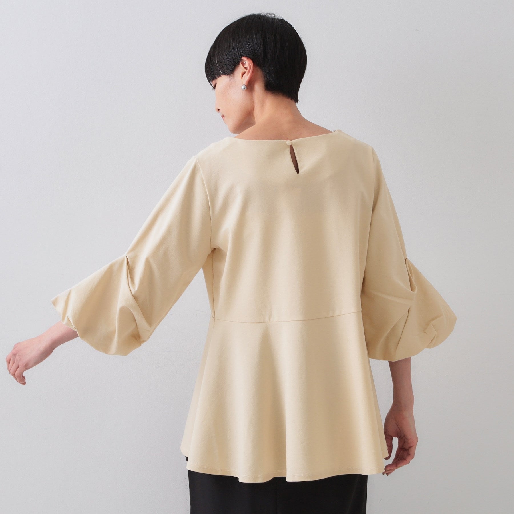 オペーク ドット クリップ OPAQUE.CLIP タックスリーブペプラムトップス【洗濯機洗い可】 (ホワイト(001)) ホワイト(001)