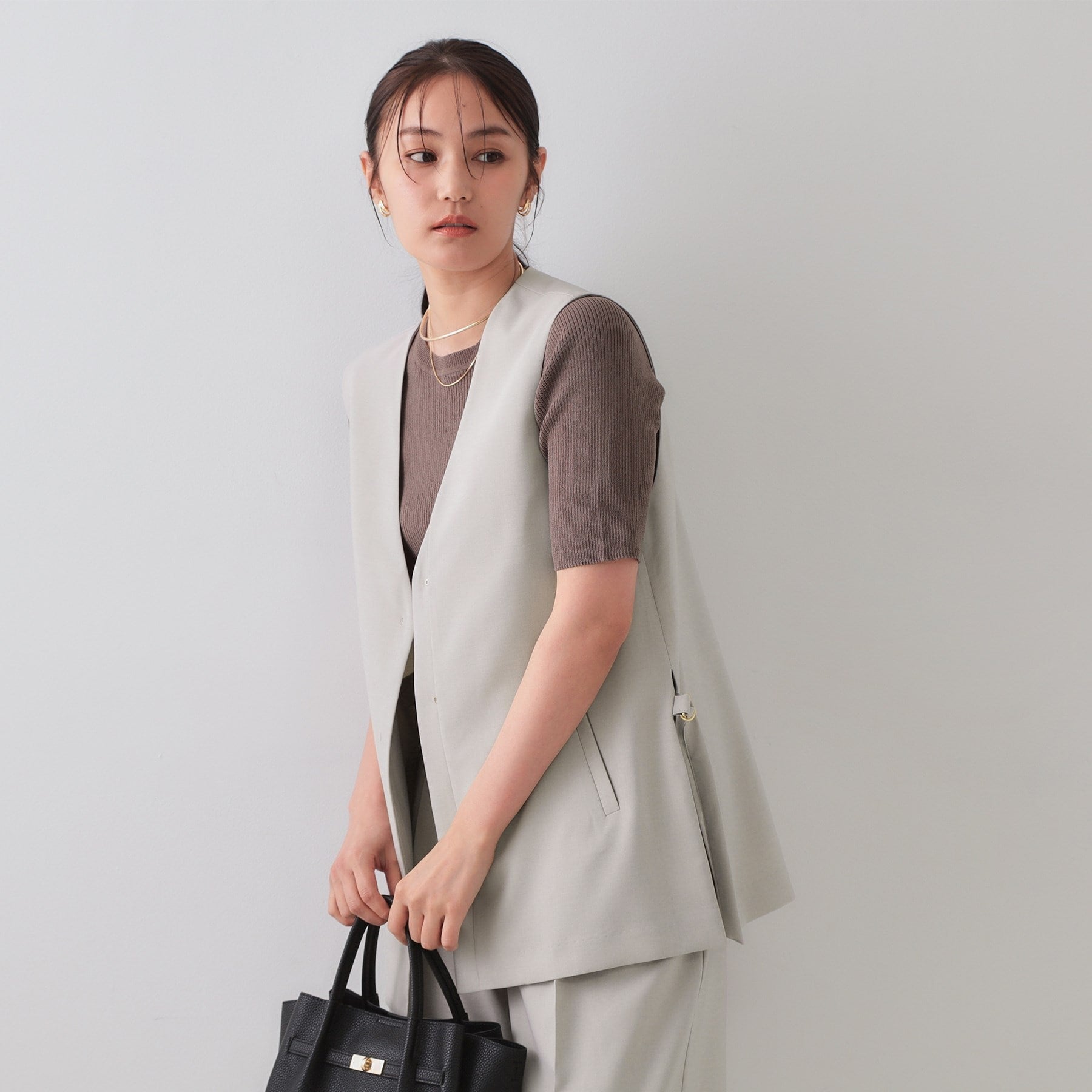 オペーク ドット クリップ OPAQUE.CLIP UV ストレッチVネックジレ/セットアップ対応【洗濯機洗い可/接触冷感/抗ピル】 (ライトグレー(011)) ライトグレー(011)