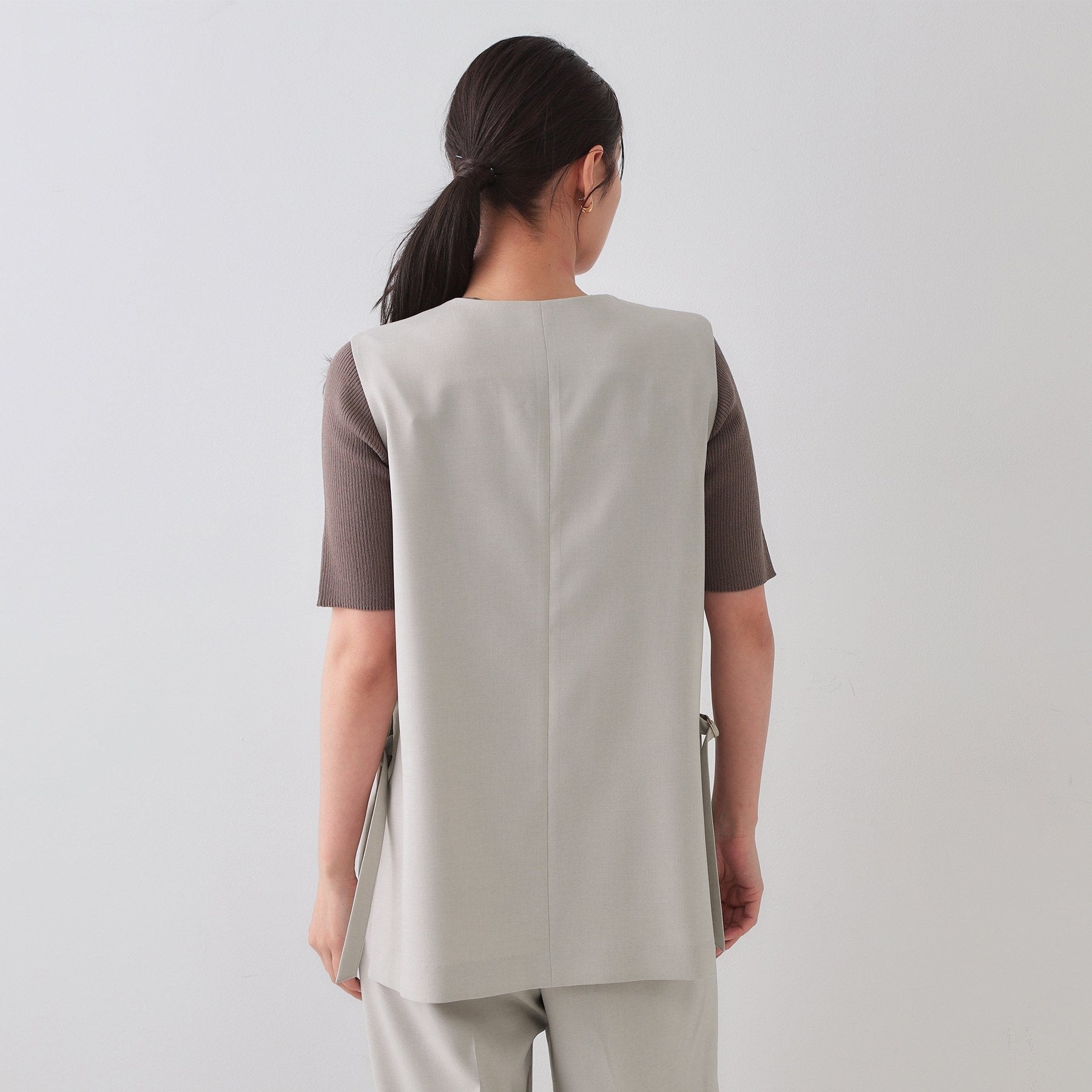 オペーク ドット クリップ OPAQUE.CLIP UV ストレッチVネックジレ/セットアップ対応【洗濯機洗い可/接触冷感/抗ピル】 (ライトグレー(011)) ライトグレー(011)