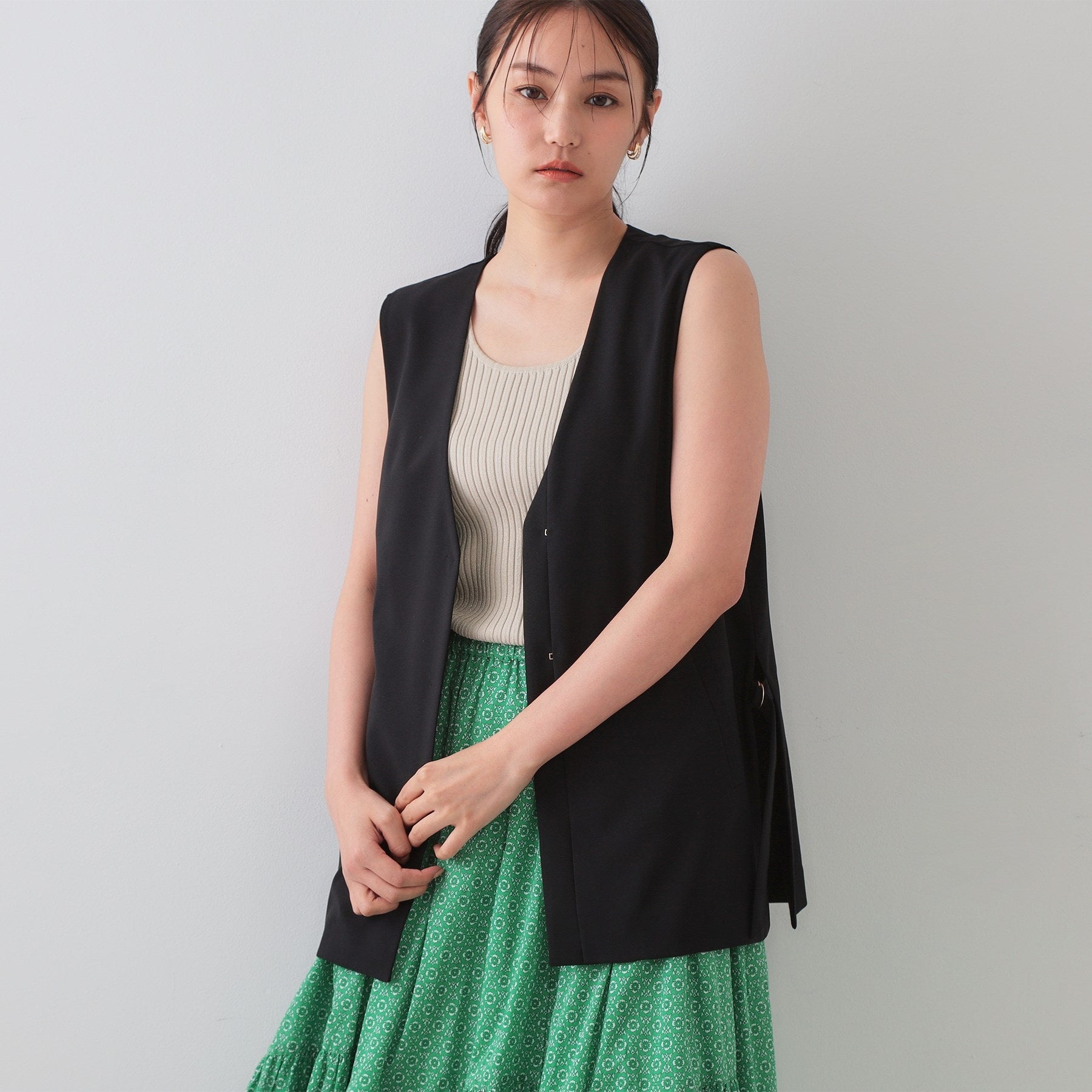 オペーク ドット クリップ OPAQUE.CLIP UV ストレッチVネックジレ/セットアップ対応【洗濯機洗い可/接触冷感/抗ピル】 (ライトグレー(011)) ライトグレー(011)