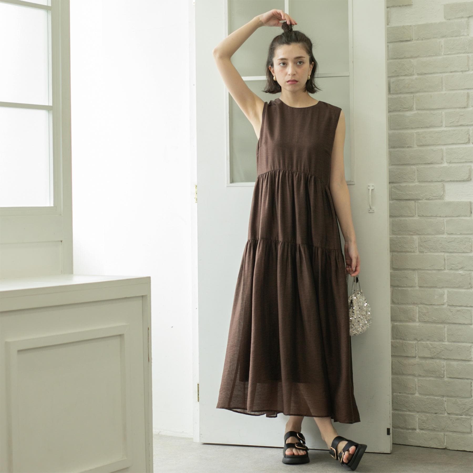 オペーク ドット クリップ OPAQUE.CLIP 麻混シアーギャザーティアードワンピース【洗濯機洗い可】 (ブラウン(044)) ブラウン(044)