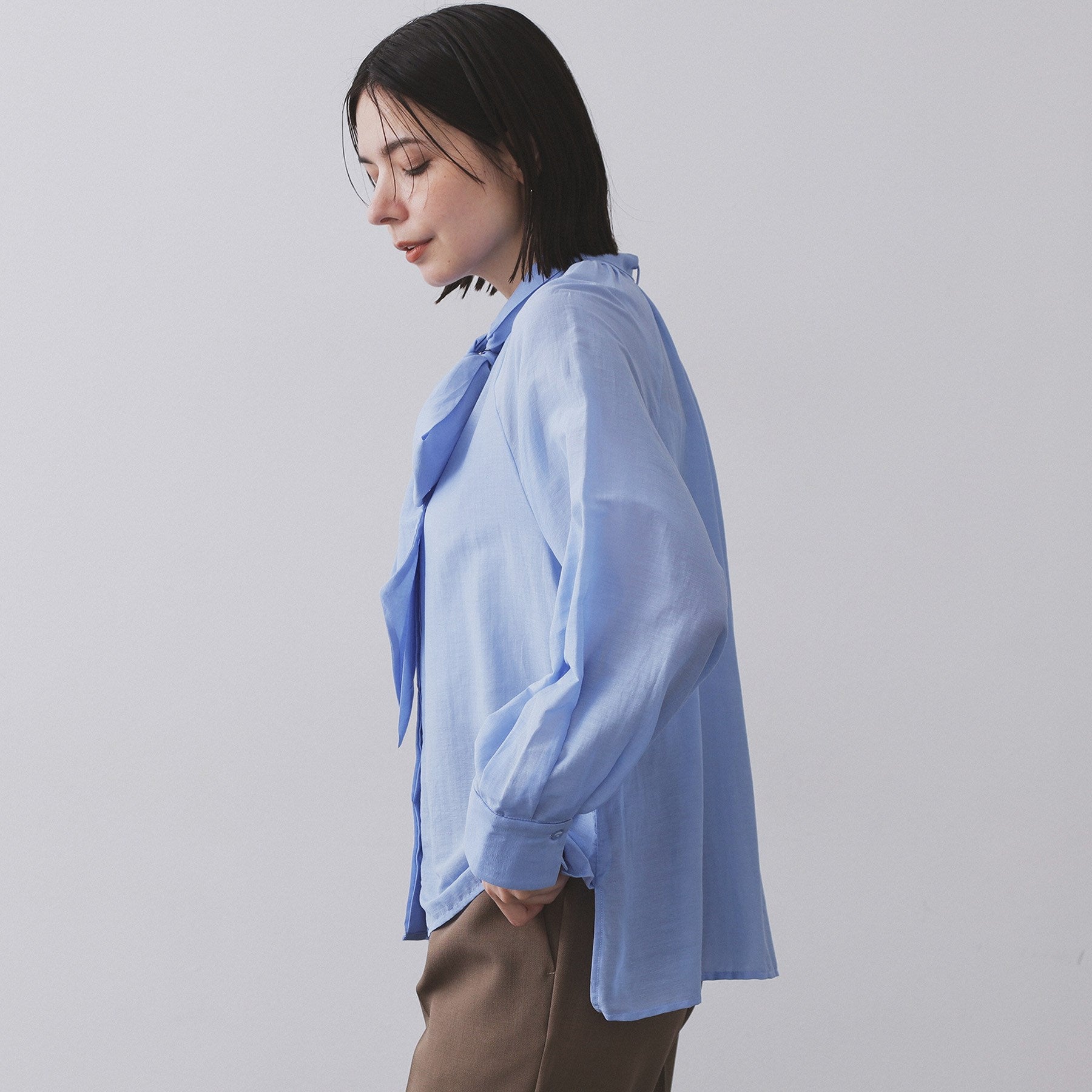 オペーク ドット クリップ OPAQUE.CLIP 2WAYシアーボウタイブラウス【洗濯機洗い可】 (チャコールグレー(014)) チャコールグレー(014)