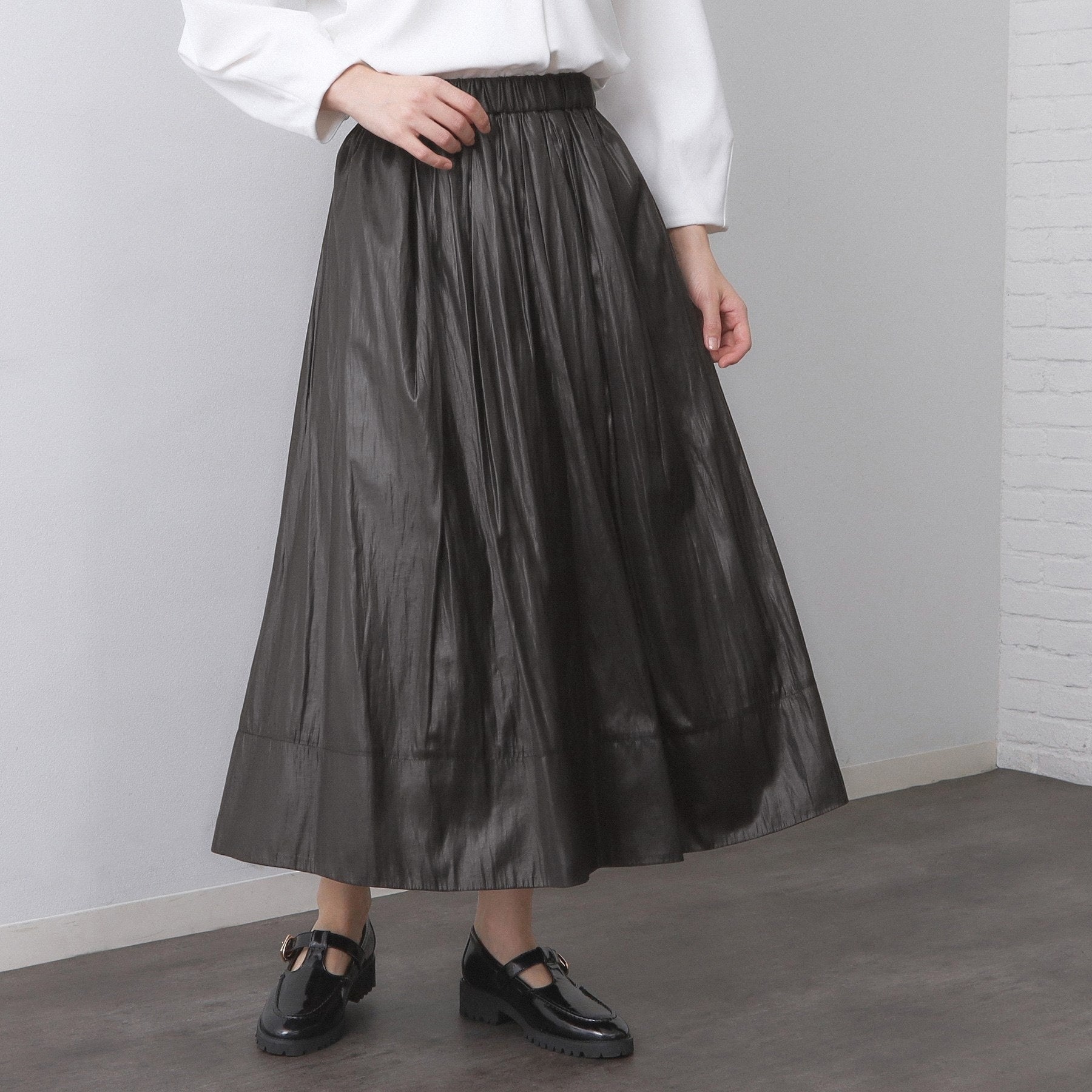 オペーク ドット クリップ OPAQUE.CLIP レザーライクタックフレアスカート【洗濯機洗い可】 (ブラック(019)) ブラック(019)