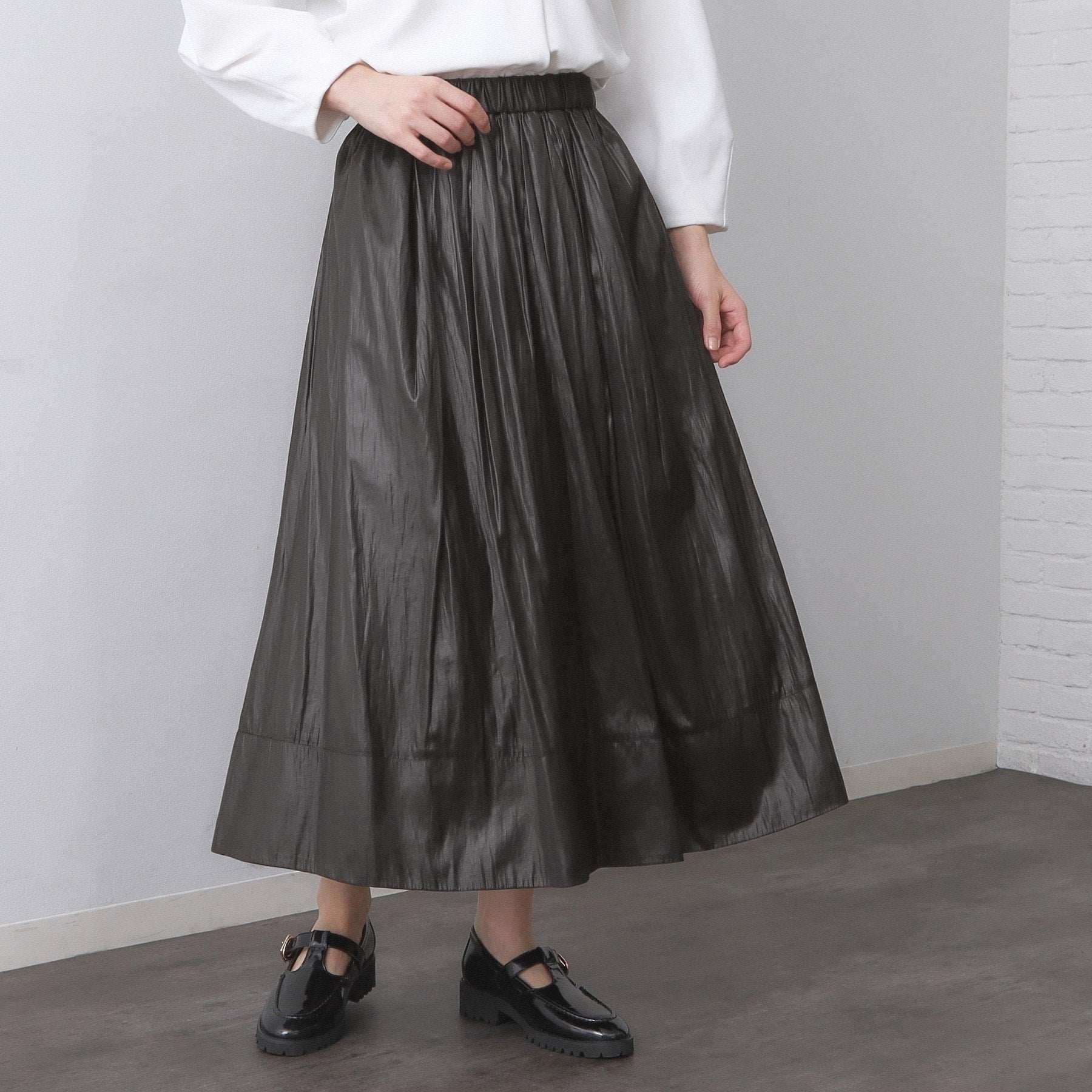 オペーク ドット クリップ OPAQUE.CLIP レザーライクタックフレアスカート【洗濯機洗い可】 (ブラック(019)) ブラック(019)