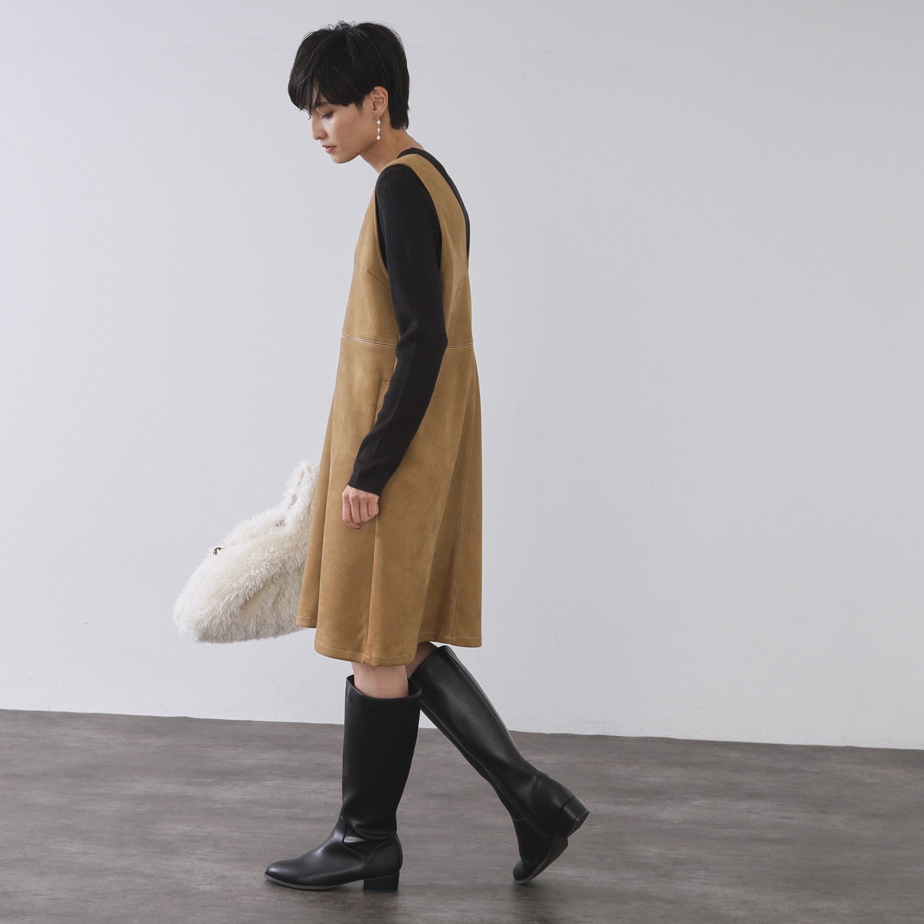 オペーク ドット クリップ OPAQUE.CLIP スエードライクVネックジャンドレ【洗濯機洗い可】 (ブラウン(044)) ブラウン(044)