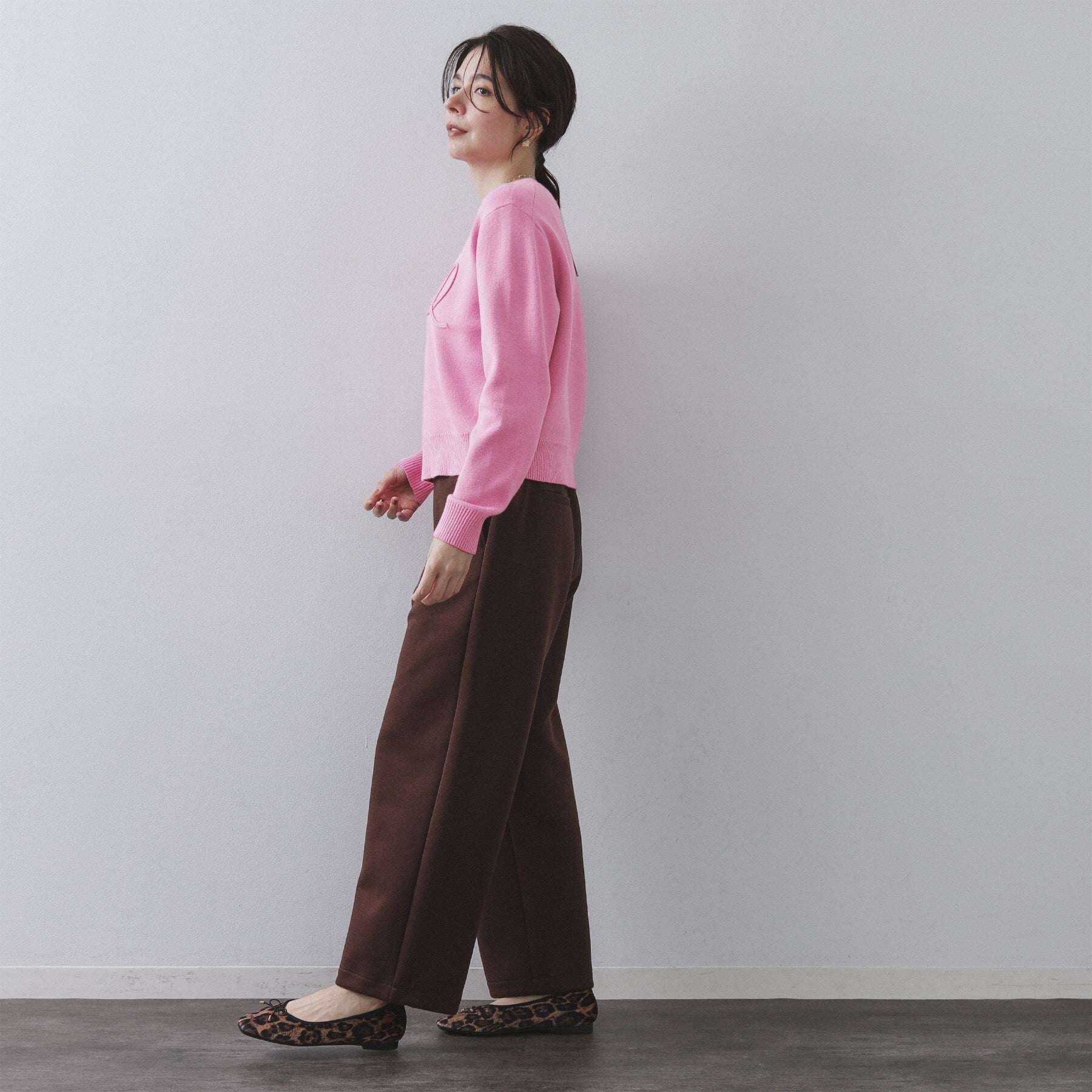 オペーク ドット クリップ OPAQUE.CLIP チェーン刺繍ロゴニットプルオーバー【洗濯機洗い可】 (ピンク(072)) ピンク(072)