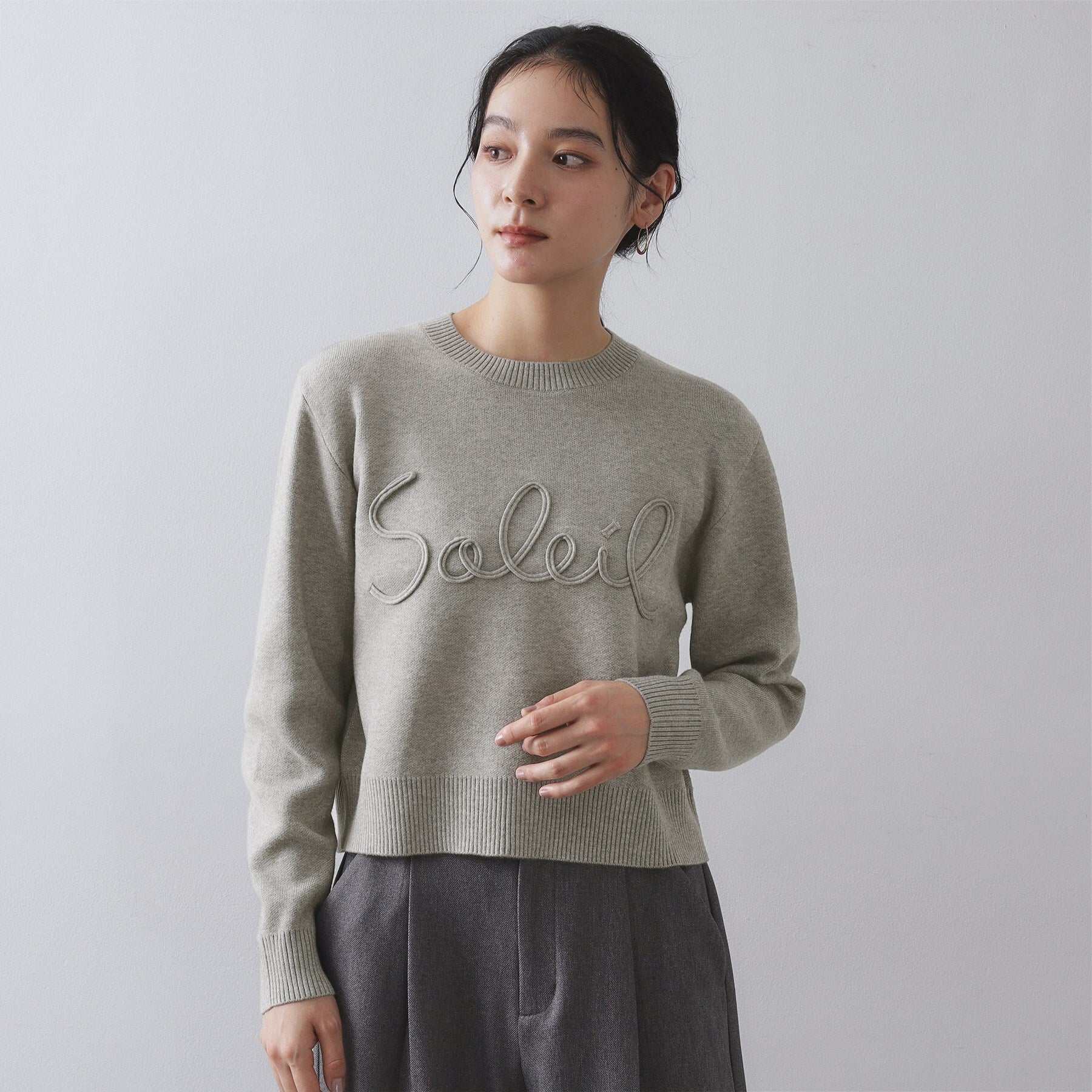 オペーク ドット クリップ OPAQUE.CLIP チェーン刺繍ロゴニットプルオーバー【洗濯機洗い可】 (ピンク(072)) ピンク(072)