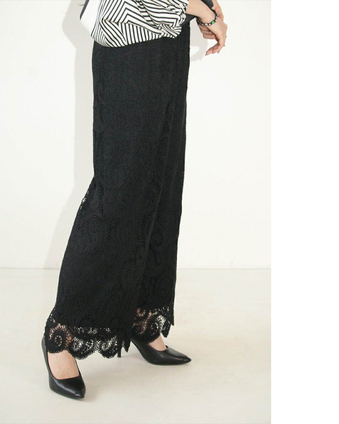 オトナ OTONA カッコ綺麗なブラックペイズリーレース×フレアパンツ (ブラック) ブラック