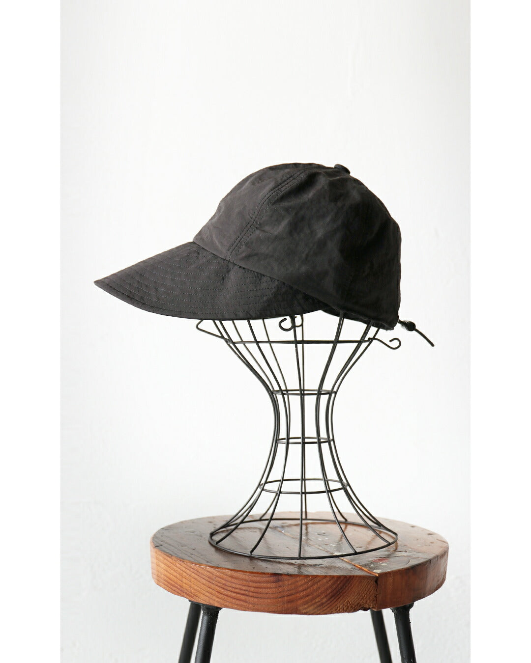 オトナ OTONA かぶるだけでー14℃!?ワイドバイザーUVキャップ (チャコールグレー) チャコールグレー