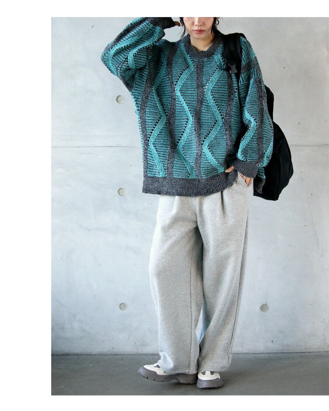 オトナ OTONA ラフに映えるしっとりベロアの大人柄ゆるニットトップス (ターコイズブルー) ターコイズブルー