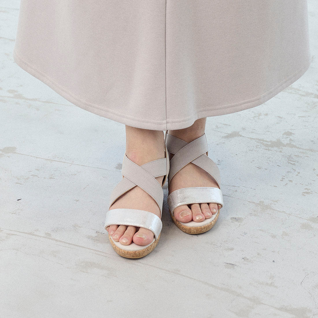 ピッティ Pitti 【WEB限定】コルクウエッジサンダル (シルバー) シルバー