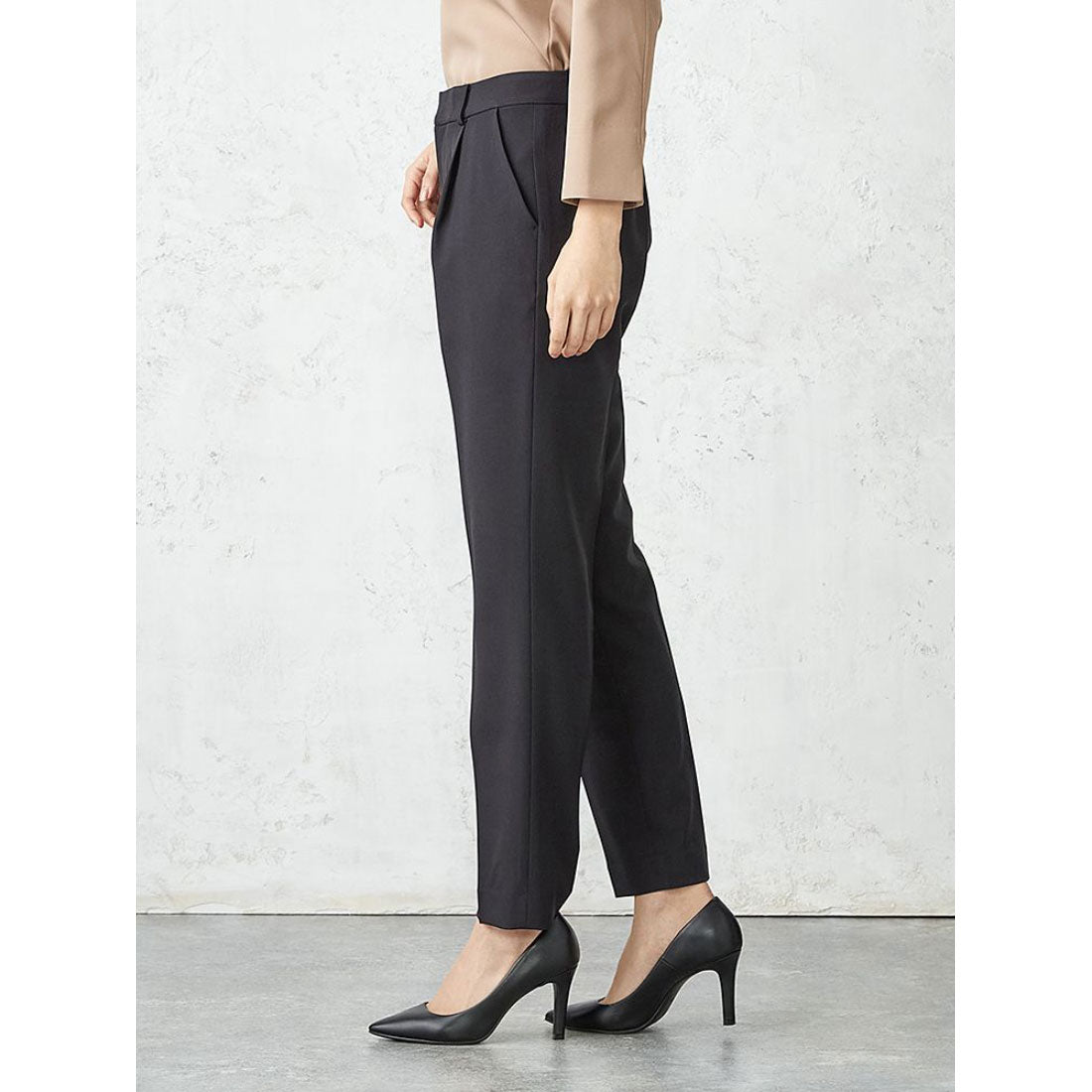 パーフェクトスーツファクトリー Perfect Suit FActory 【上下洗える】梳毛調テーパードパンツ ストライプ