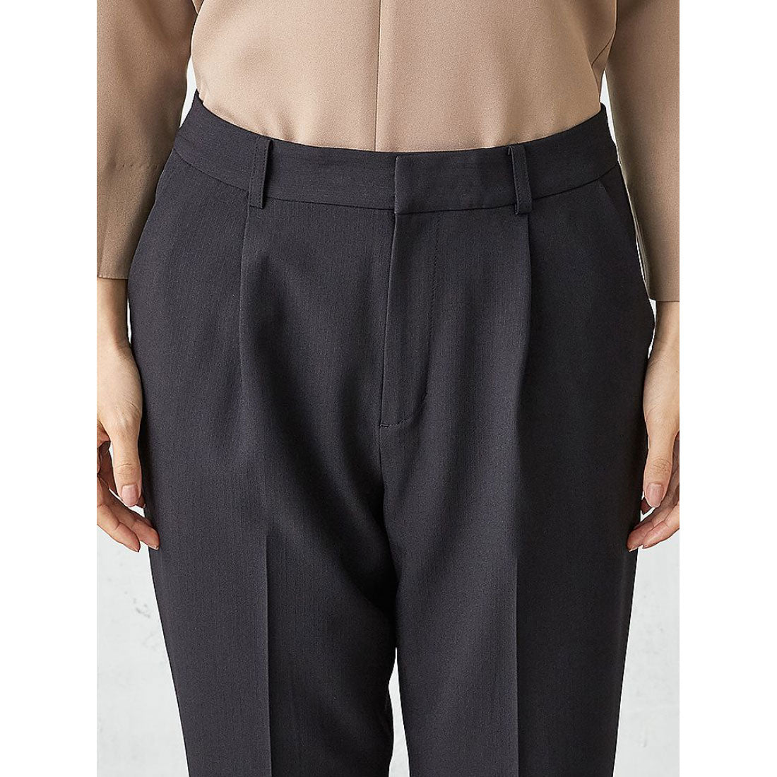 パーフェクトスーツファクトリー Perfect Suit FActory 【上下洗える】梳毛調テーパードパンツ ストライプ