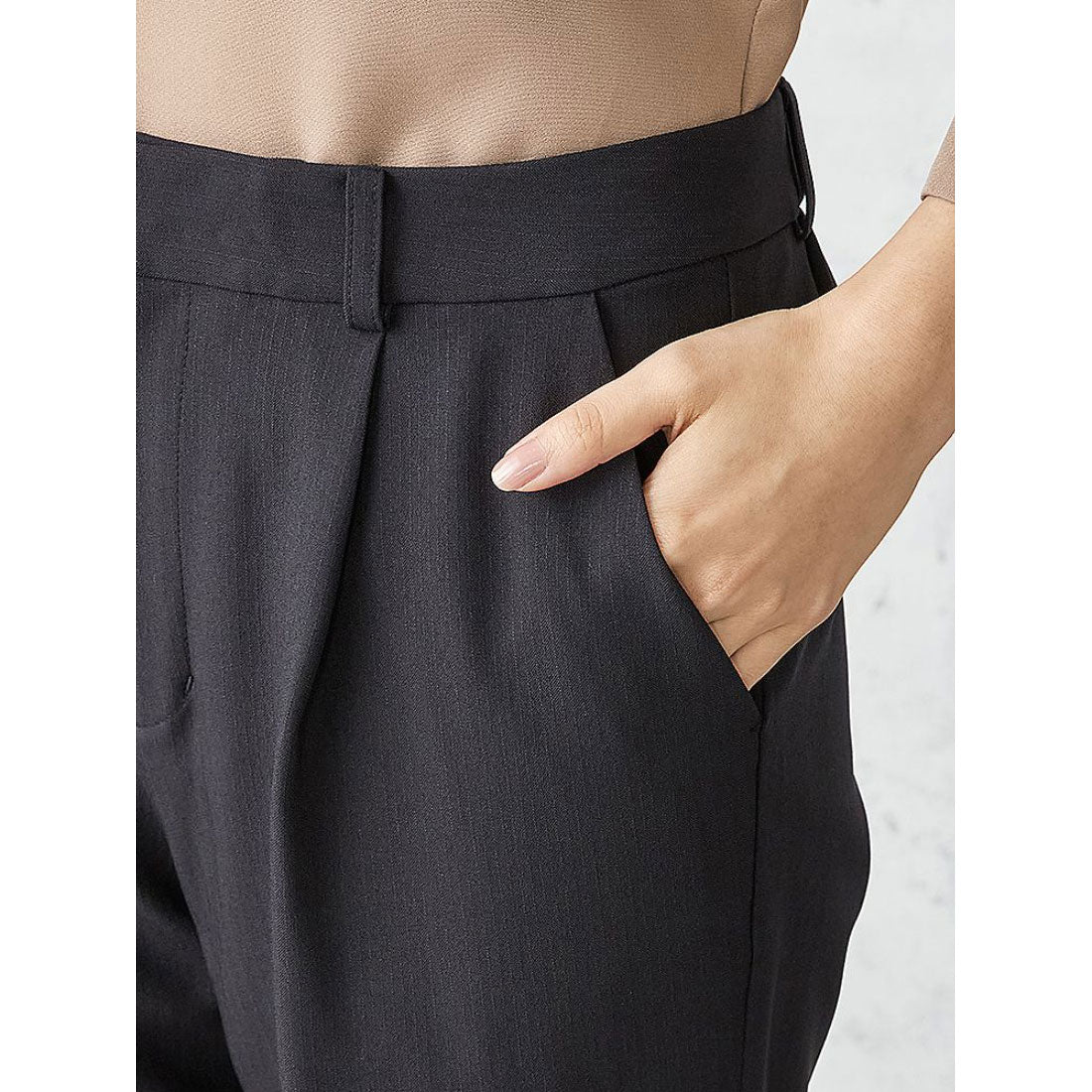 パーフェクトスーツファクトリー Perfect Suit FActory 【上下洗える】梳毛調テーパードパンツ ストライプ